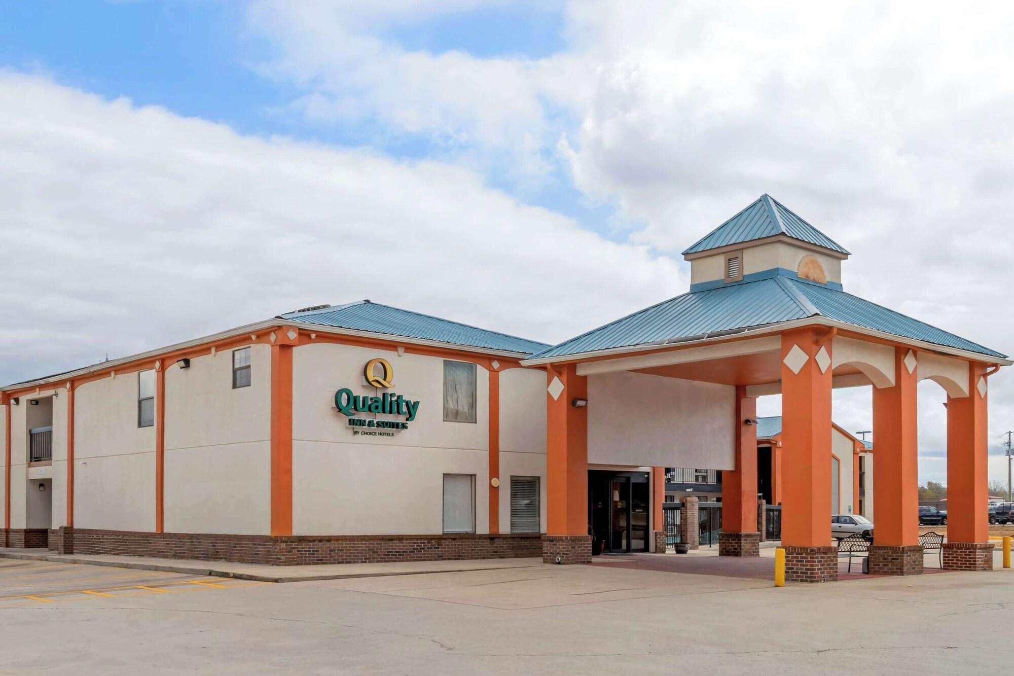 Vista Exterior Quality Inn & Suites Decatur - Priceville I-65