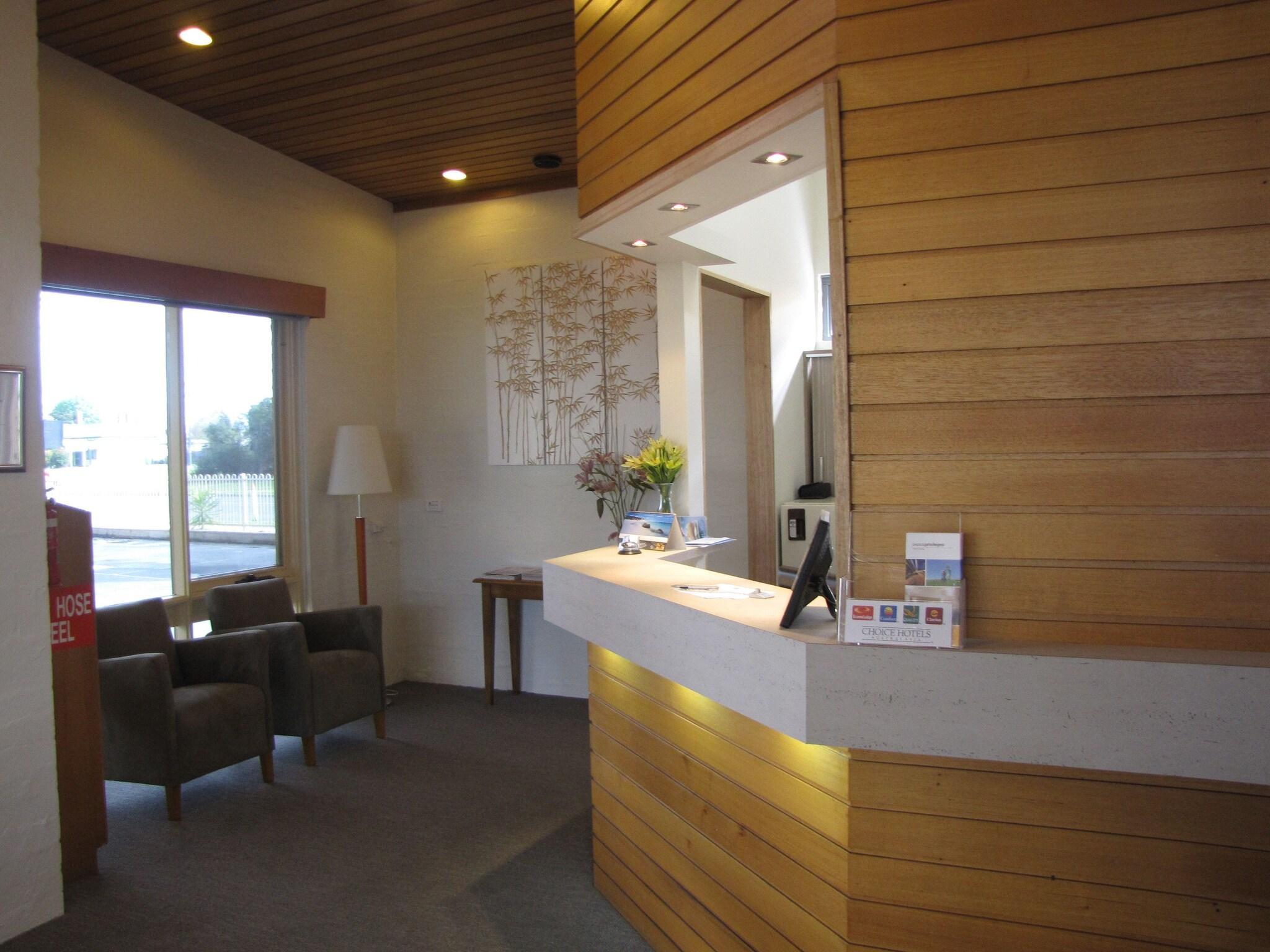 Vista Lobby Mitchell on Main Motel & Apartments