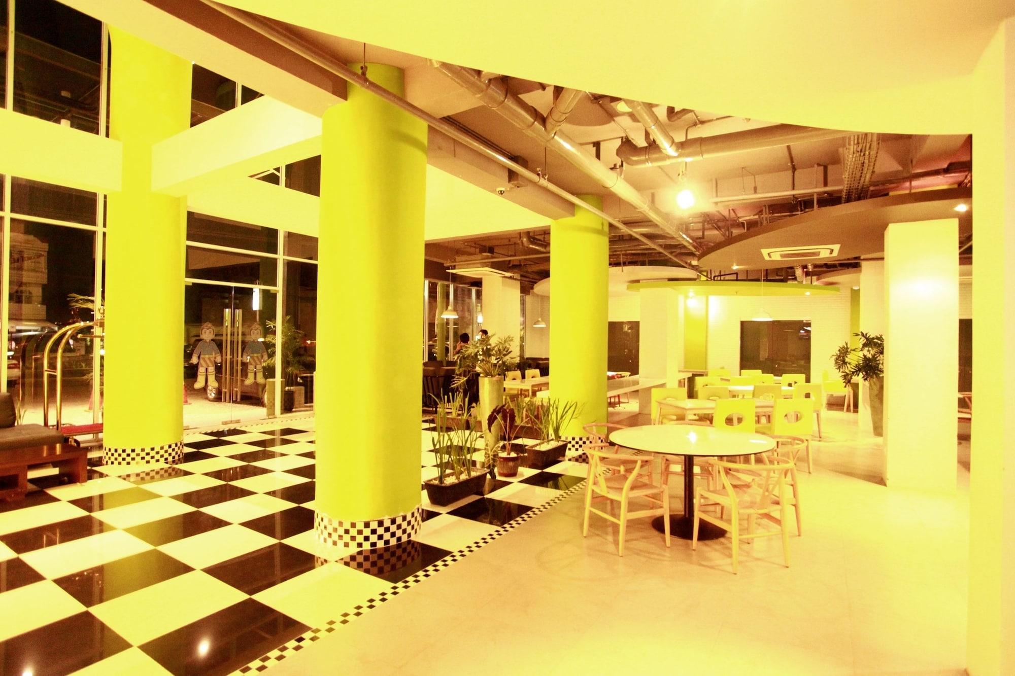 Restaurant MaxOneHotels at Vivo Palembang