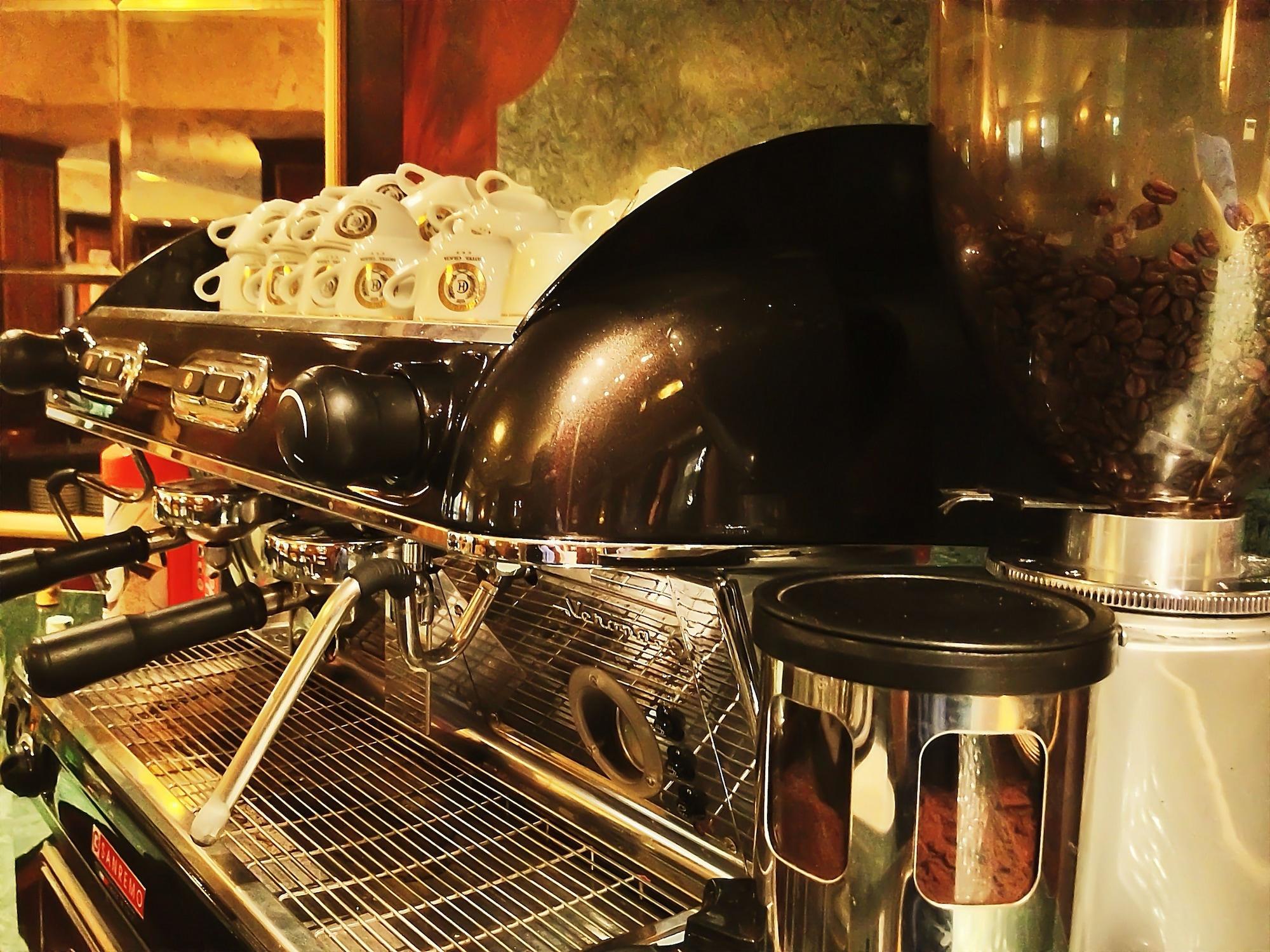 Bar/Salón Hotel Cilicia