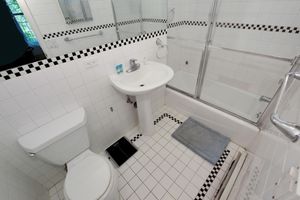 Renta Vacacional - Charming 3-bedroom Apartment in Midtown West