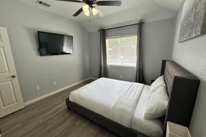 Alquiler Vacacional - New Spacious 5-bedroom Home for large Family