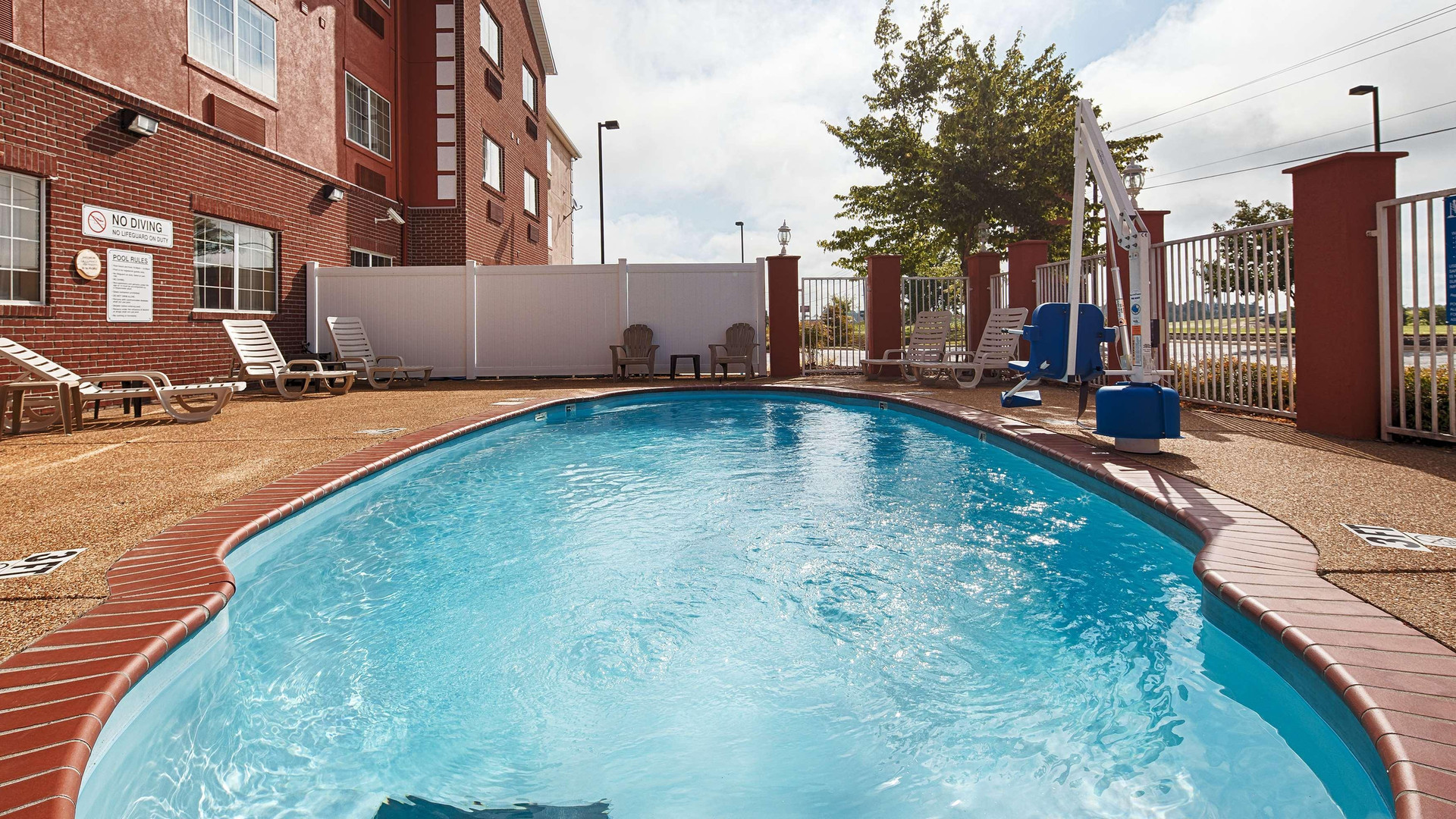 Vista Exterior Best Western Plus Olive Branch Hotel & Suites