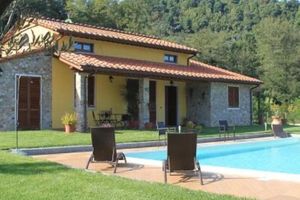 Alquiler Vacacional - Massa Pisana: Villa with pool and big garden at only 3 km far from the centre