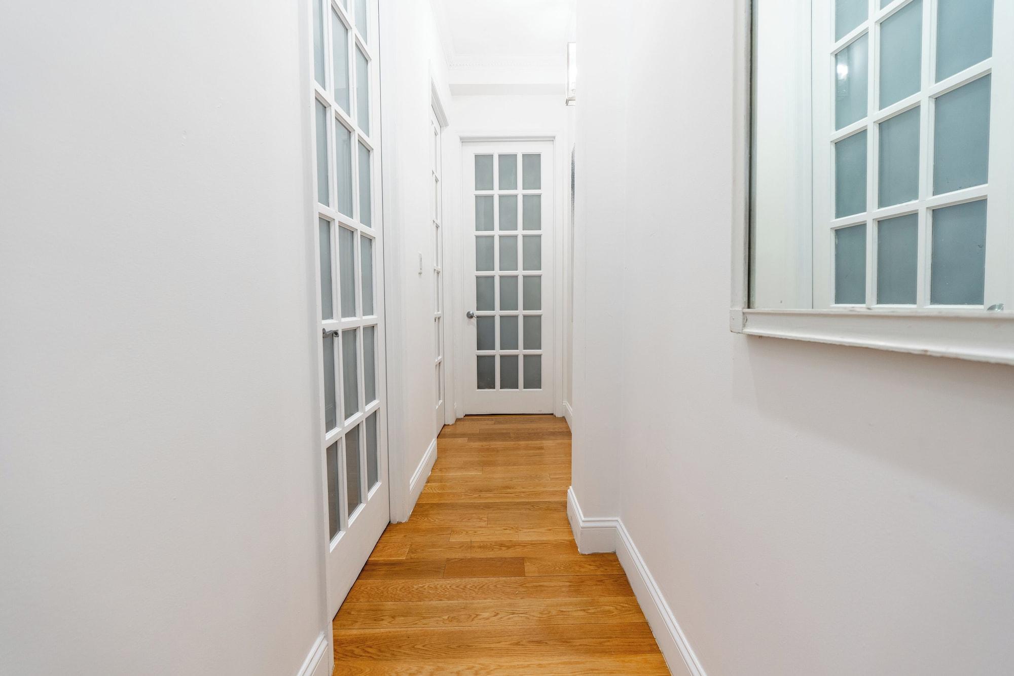 Vista Lobby Elegant Harlem Suites