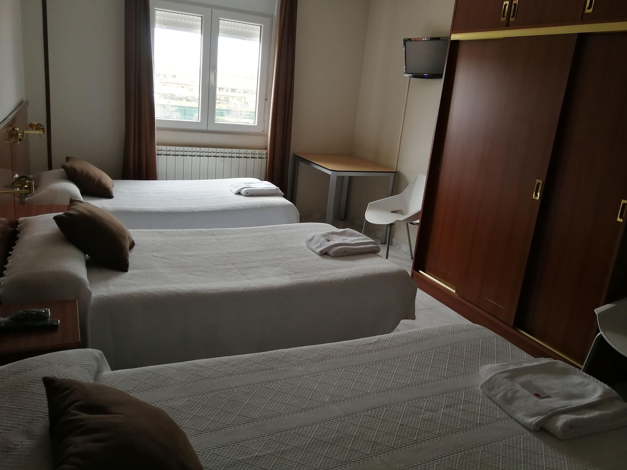 Varios Hostal Cerecedo