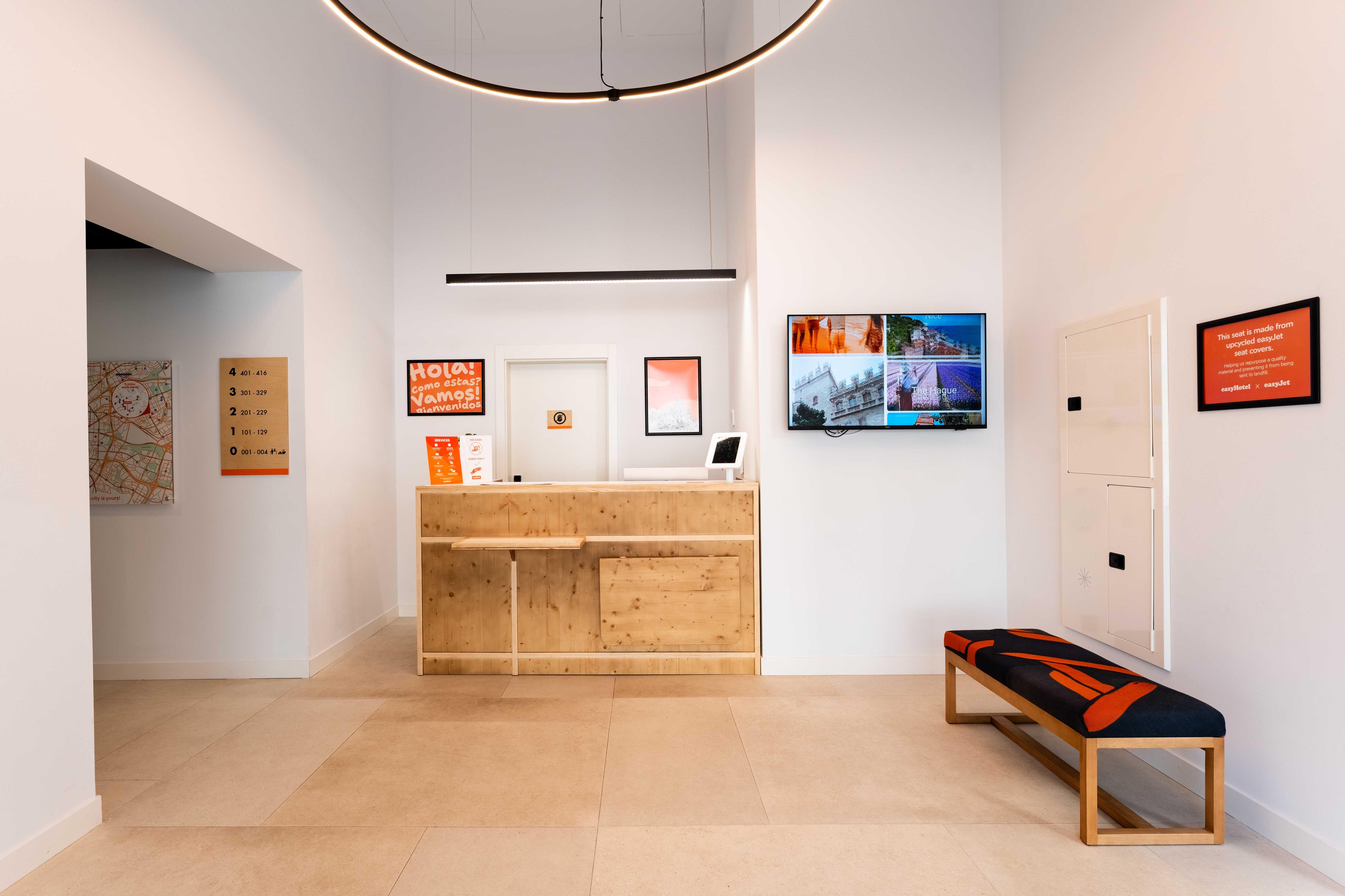 Vista Lobby Easyhotel Madrid Alcala