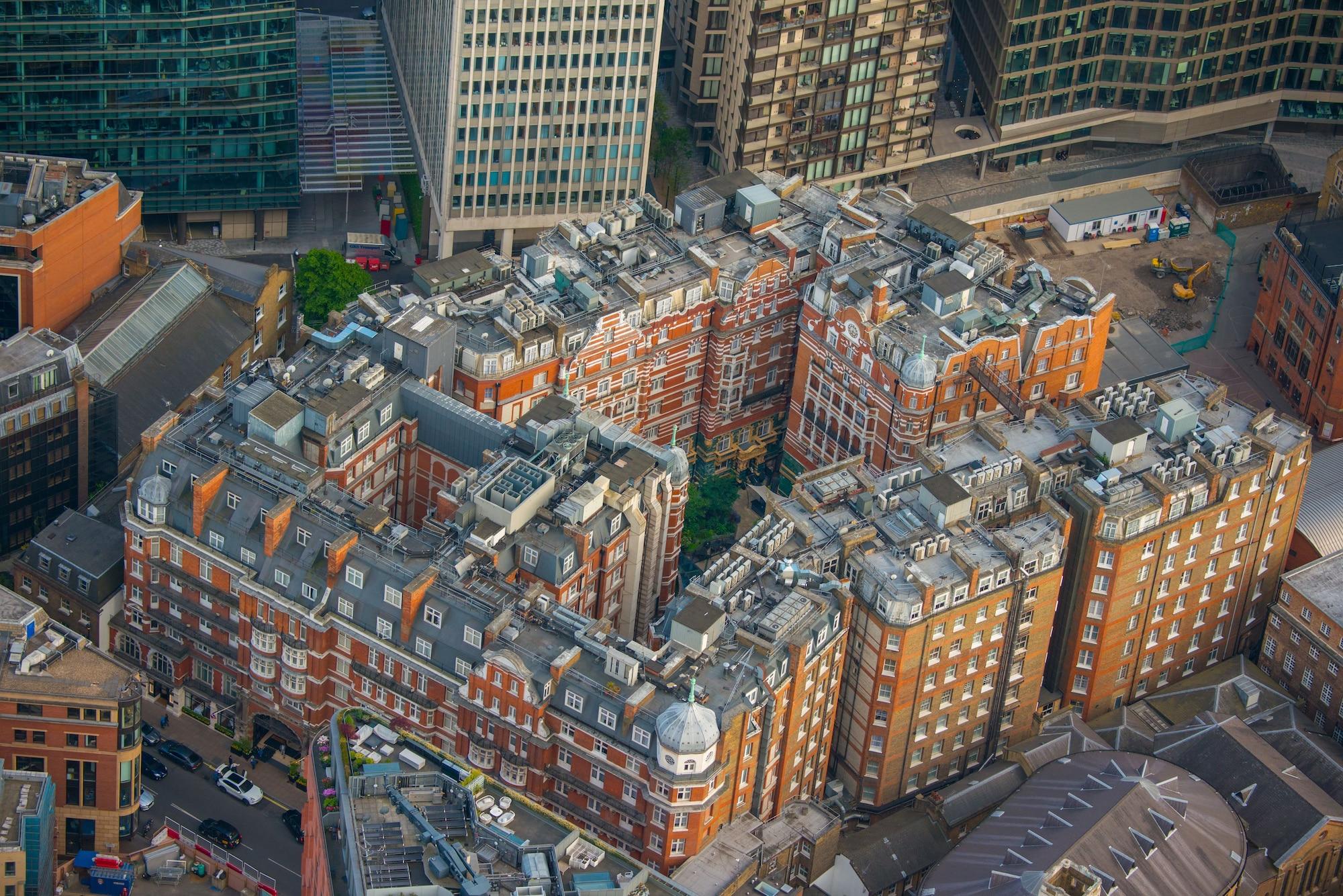 Vista Exterior St. James' Court, A Taj Hotel, London