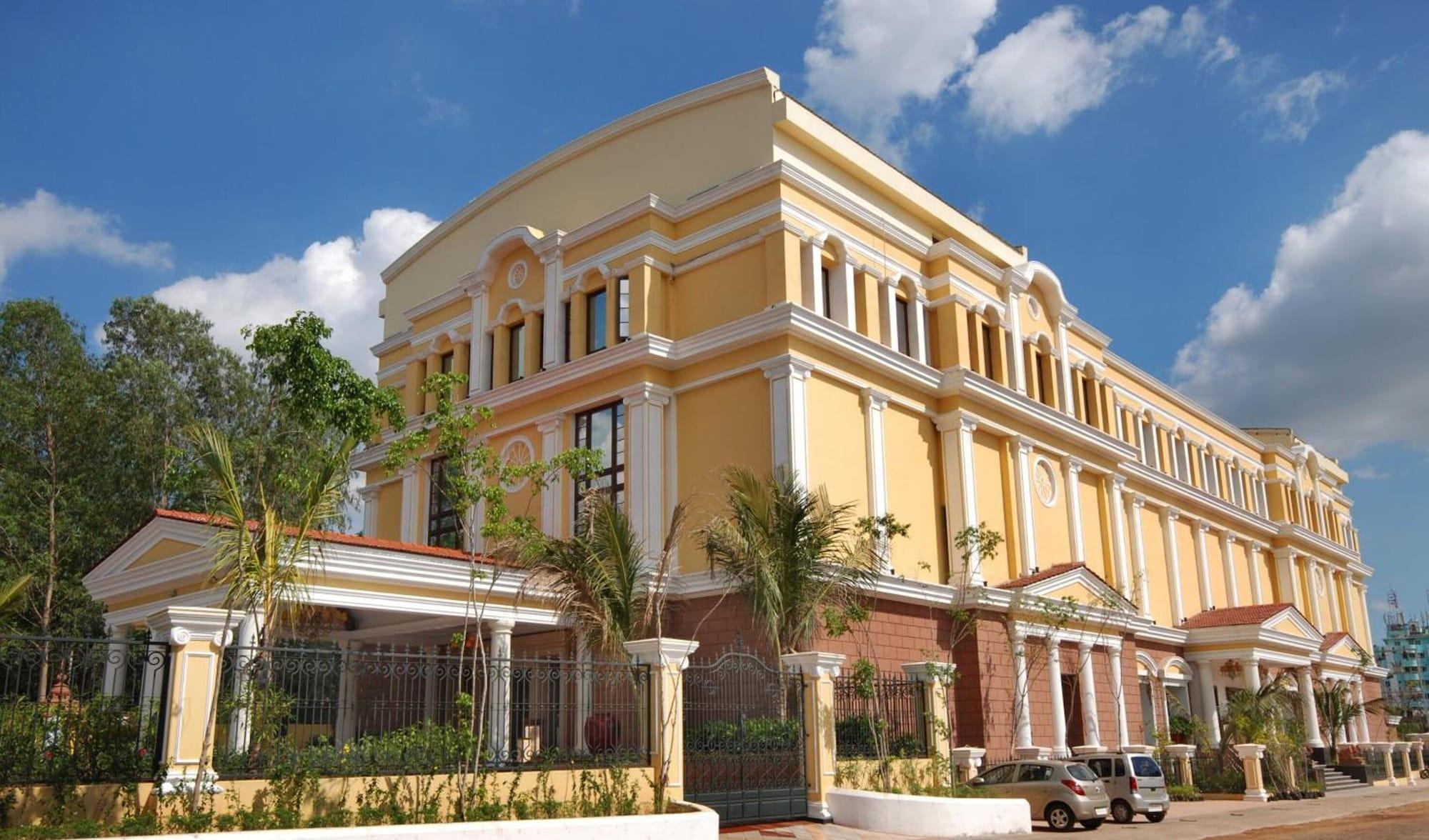 Vista Exterior MAYFAIR Convention