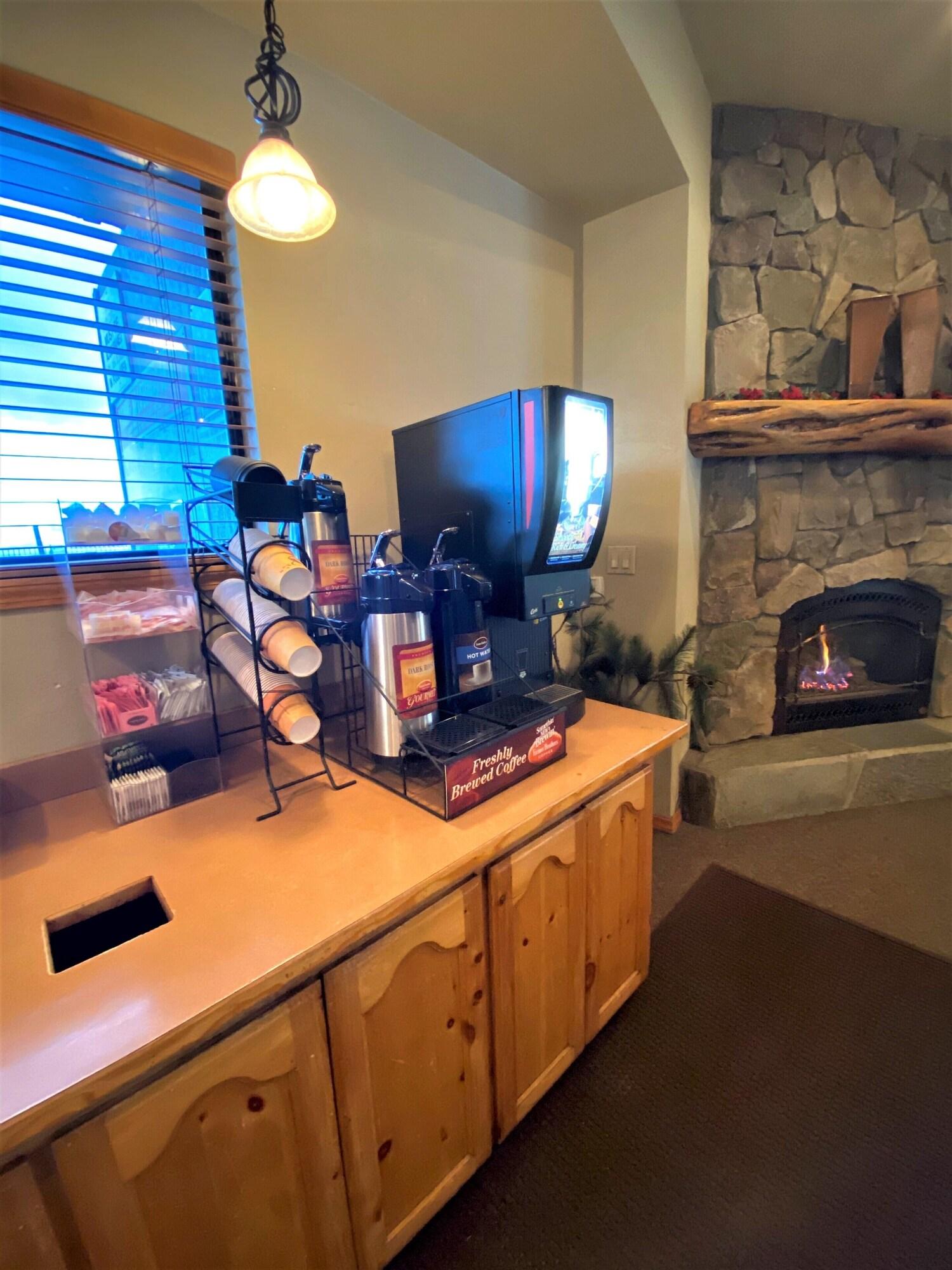 Bar/Salón Tahoe Lakeshore Lodge & Spa