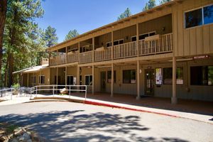 Alojamiento - Pendaries Village Lodge