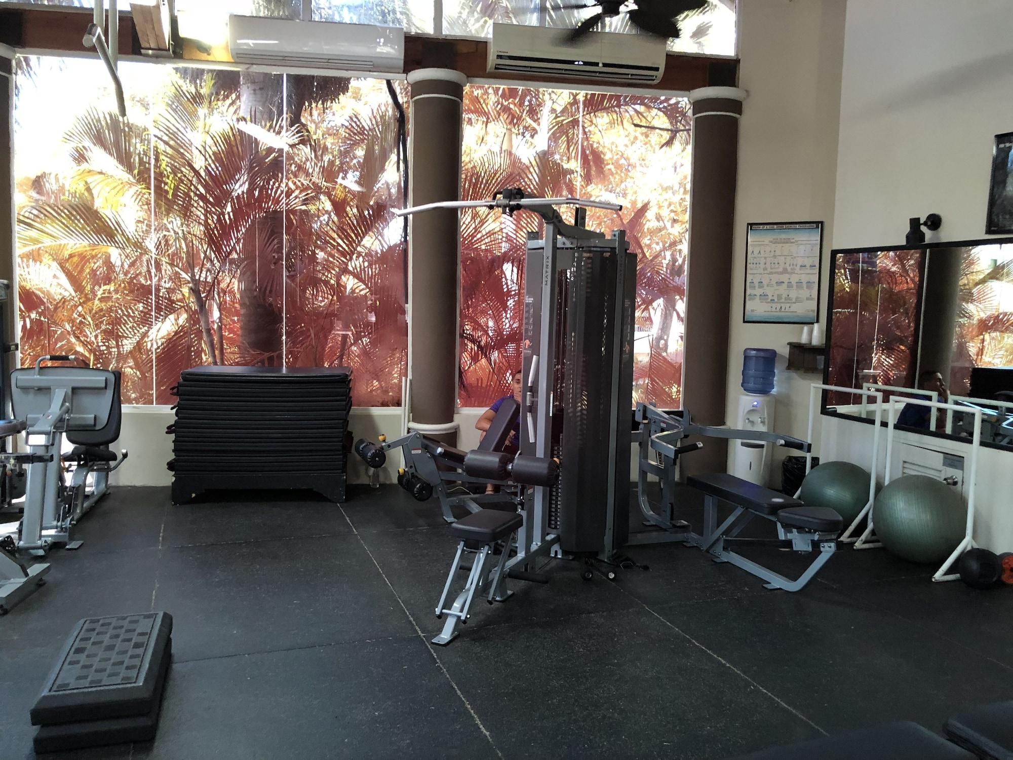 Gimnasio Lifestyle Kosher Tropical Suites