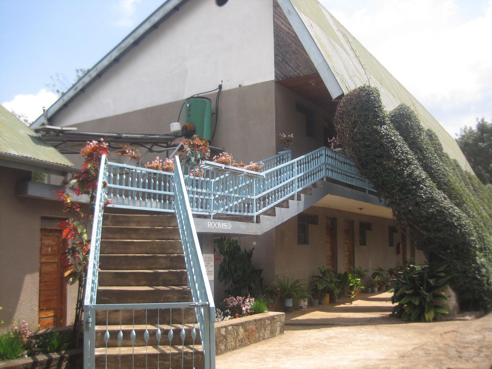 Vista Exterior St. Eugene's Hostel