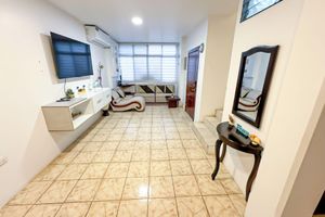 Casas - Casa entera en Manta,  en urbanización privada cerca a todo