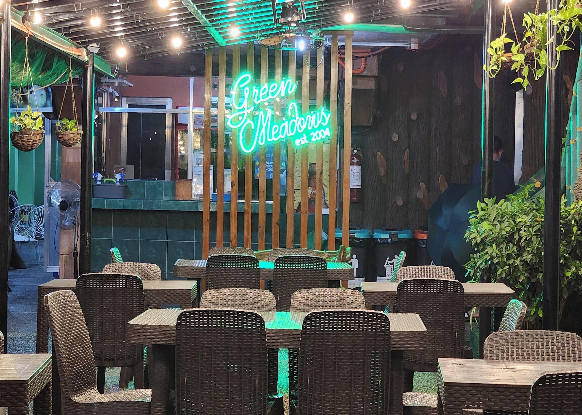 Bar/Salón Green Meadows Hotel & Restaurant