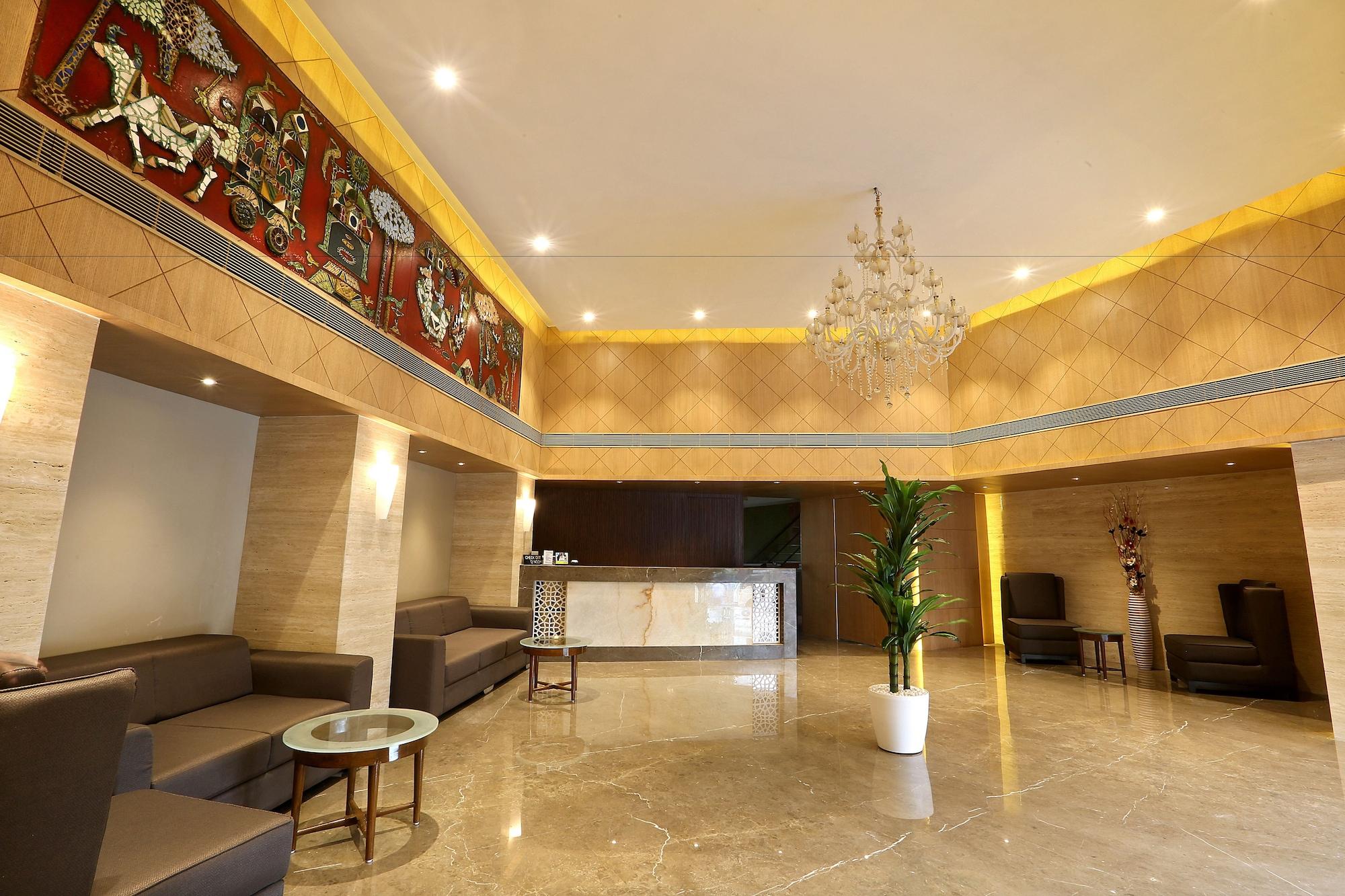 Vista Lobby Central Beacon Hotel Surat
