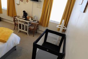 Alojamiento - Kings Arms Hotel