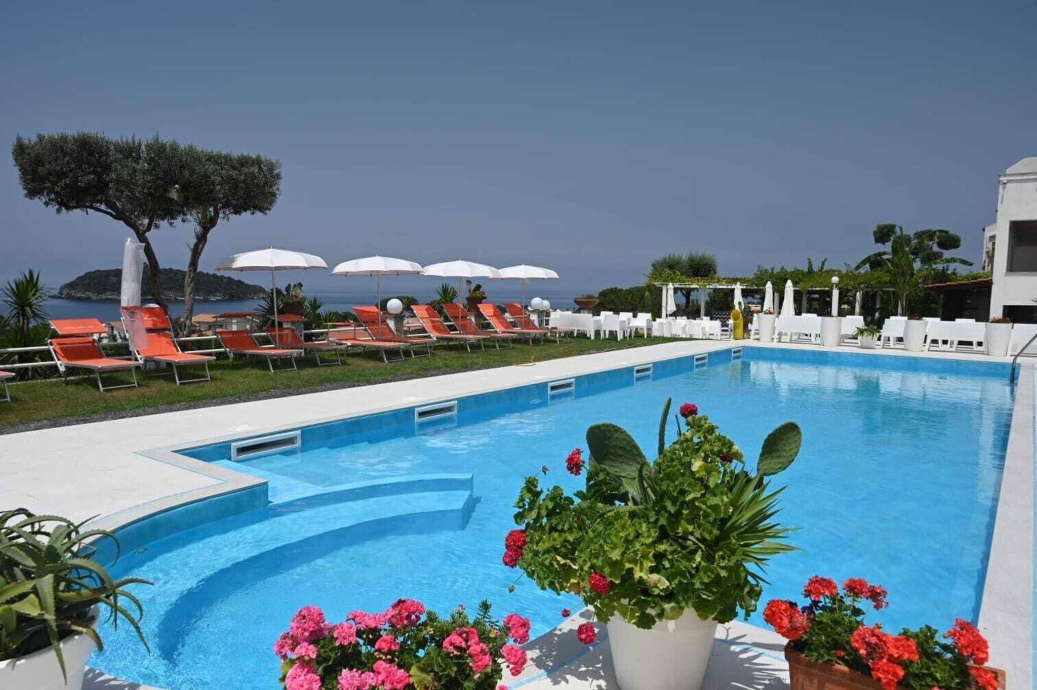 Vista Piscina Hotel Cristina