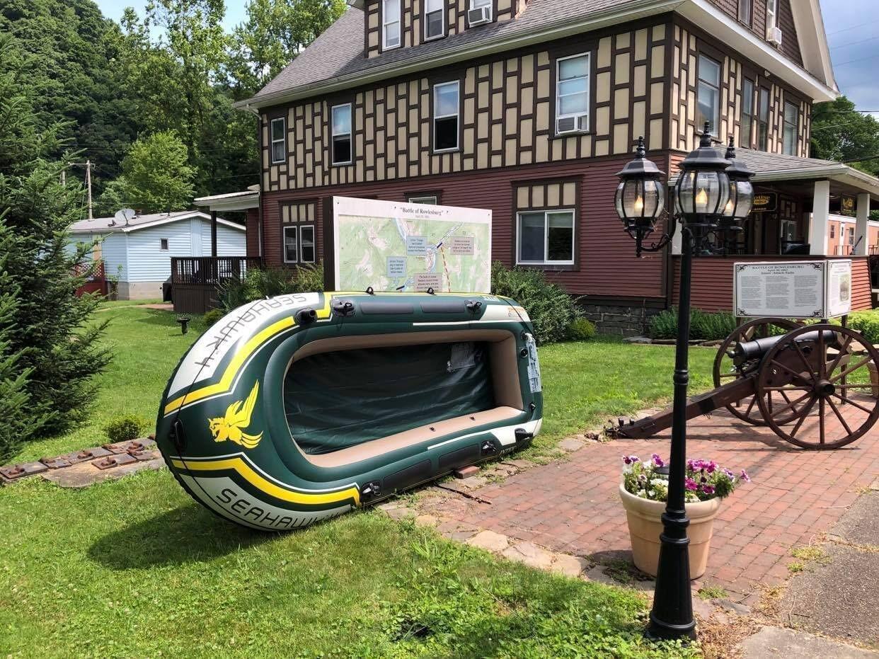 Vista Exterior River House Lodge