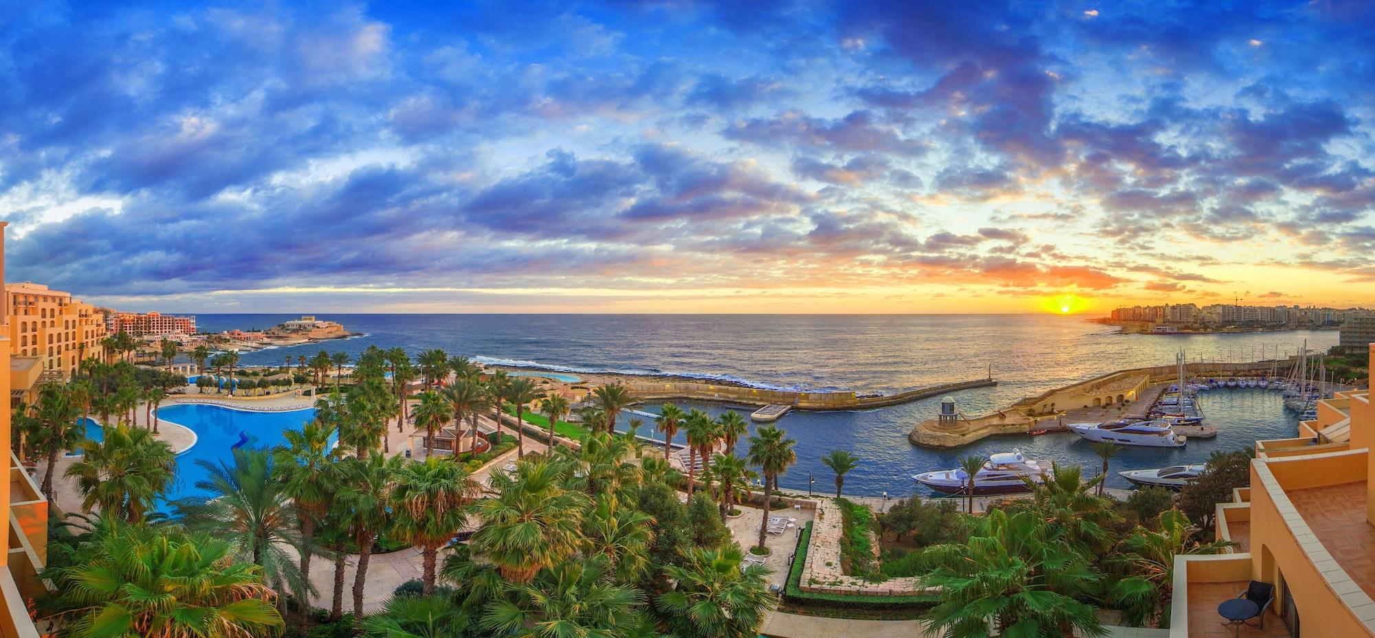 Vista Exterior Hilton Malta
