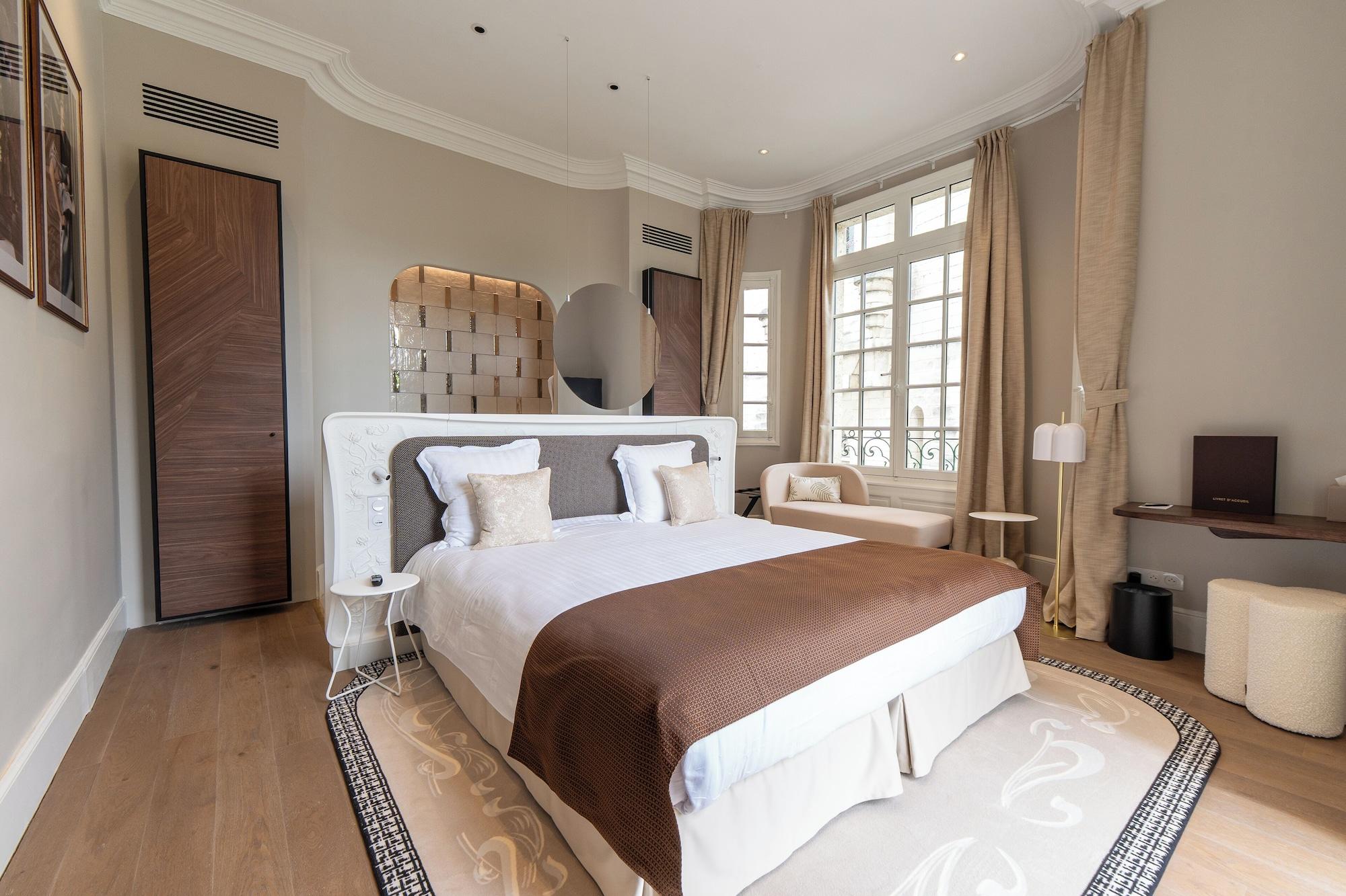 Varios Hôtel des Arts