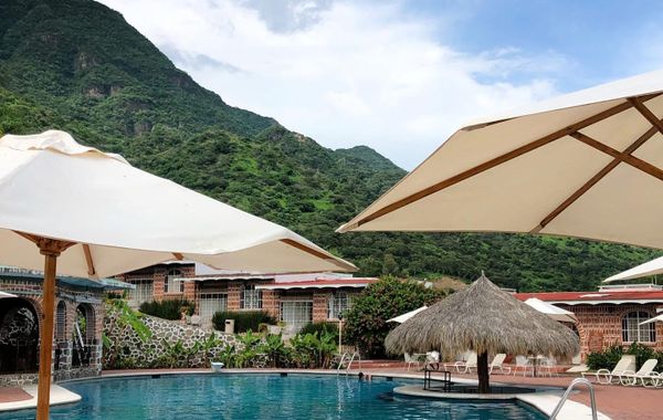 Mama Chuy Hotel Villas - Hoteles cerca de La Minerva en Guadalajara