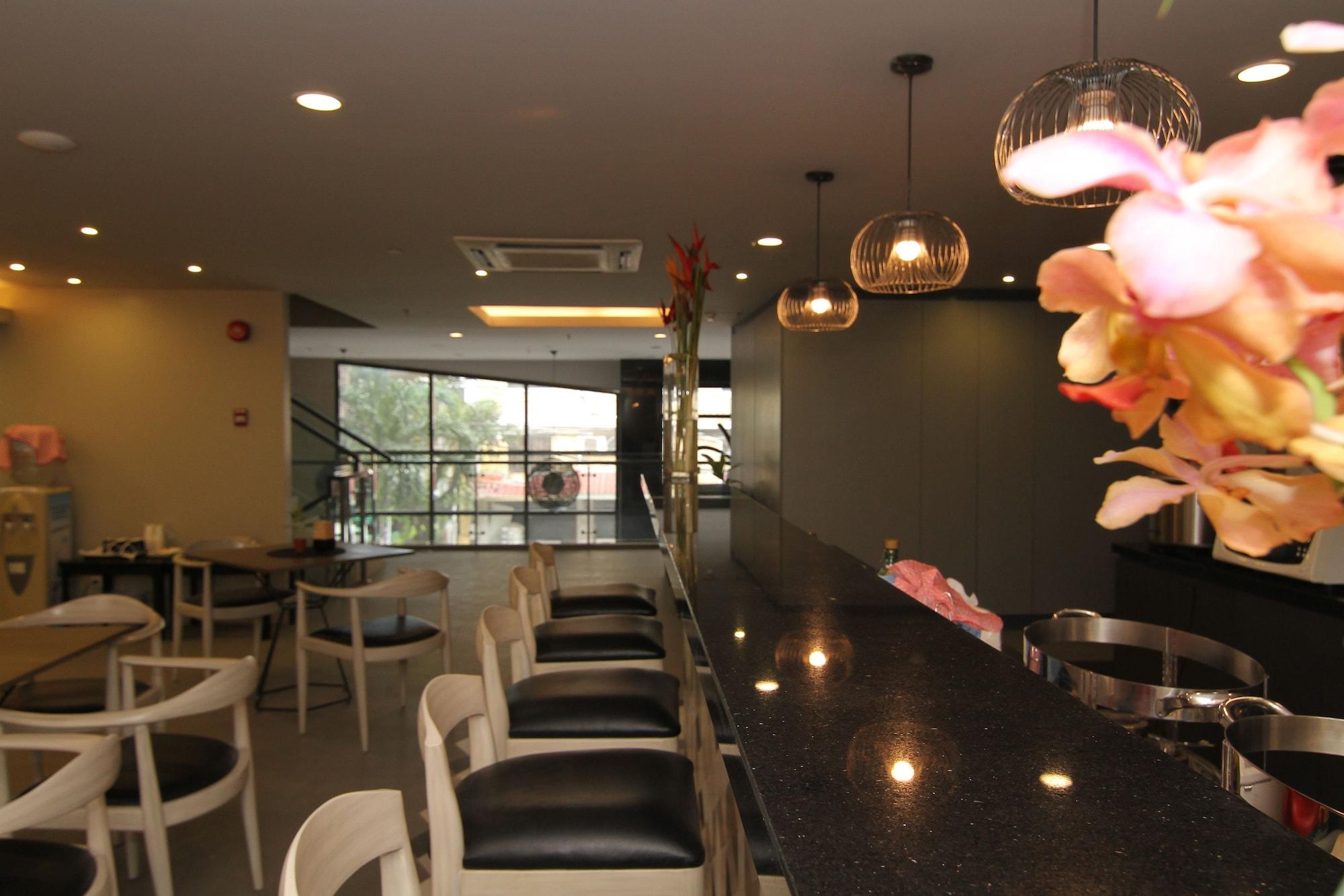 Restaurant Cebu Hotel Plus