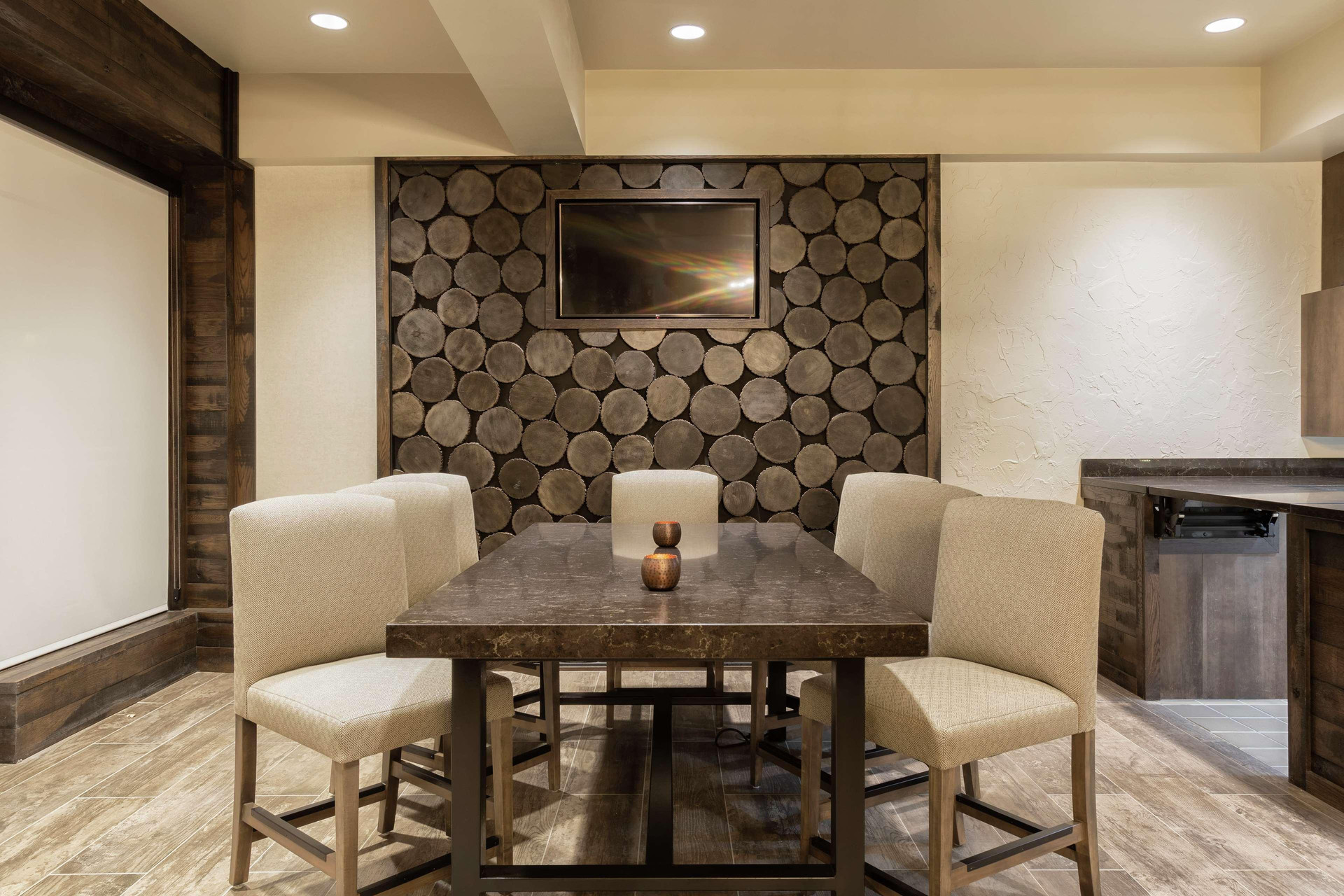 Restaurant Embassy Suites by Hilton Tulsa I-44