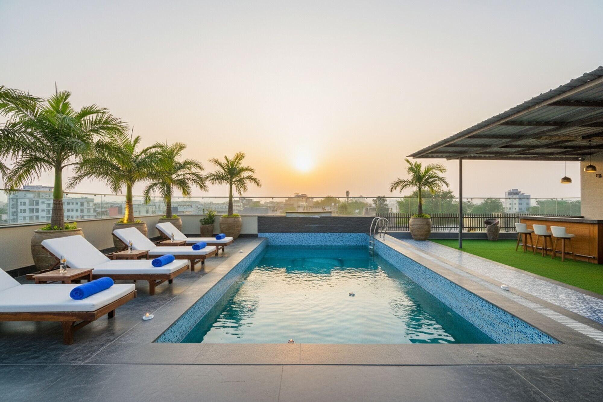 Varios Fabhotel Amar Villa