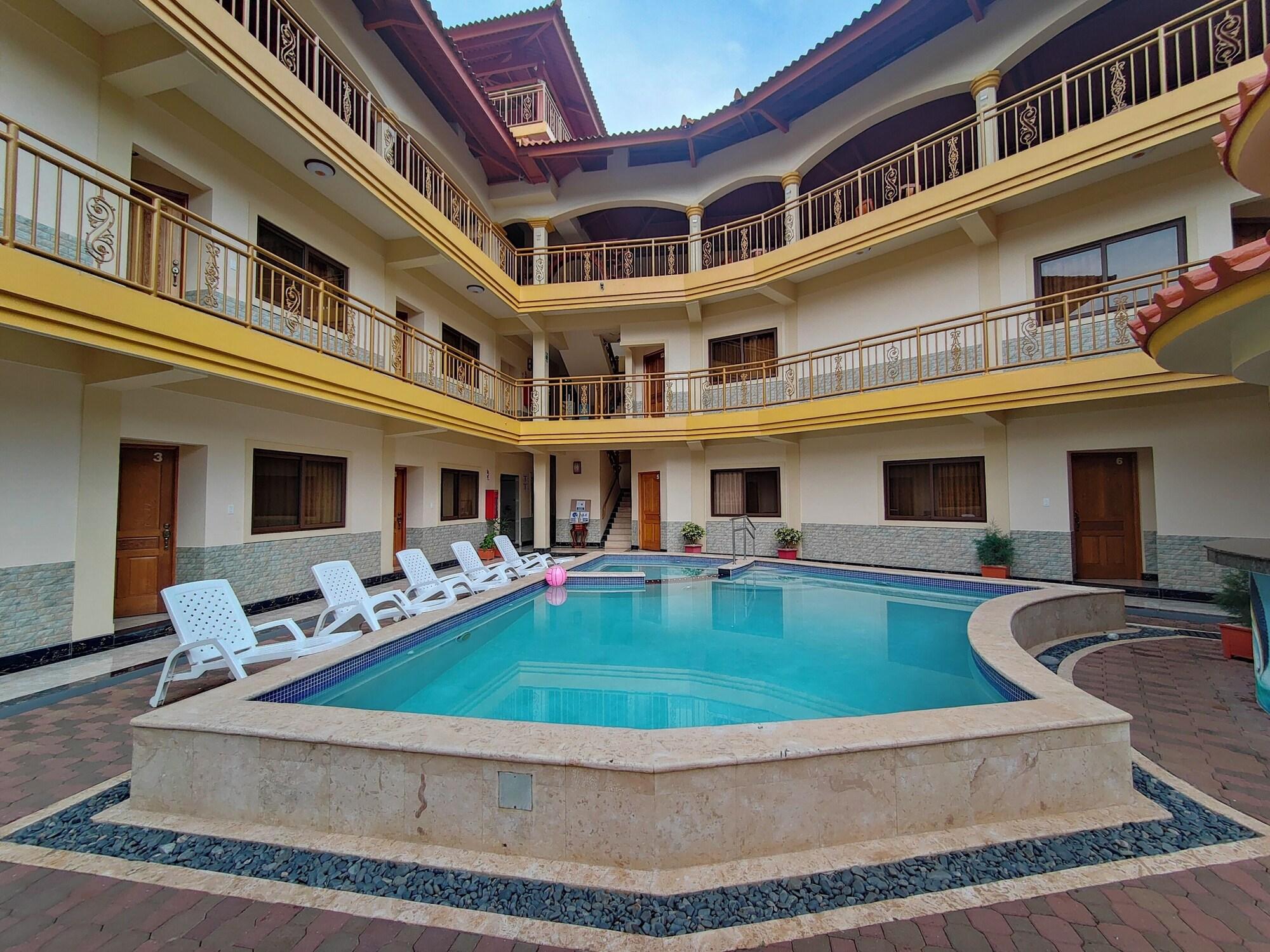 Varios Hotel Pacific Pearl