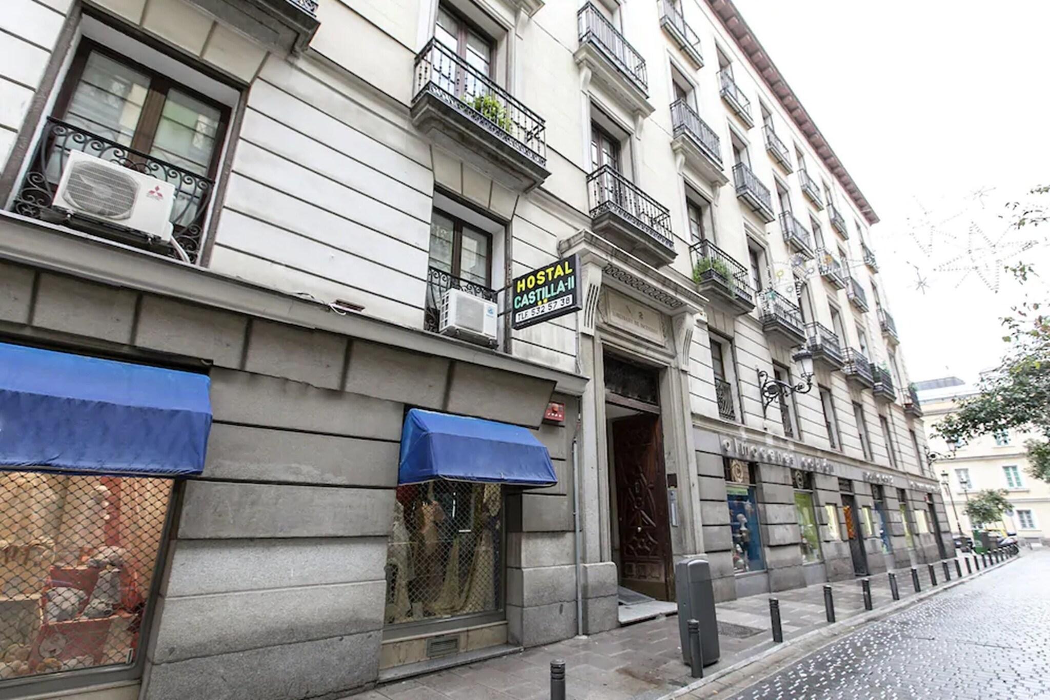 Vista Exterior Hostal Castilla II - Puerta del Sol