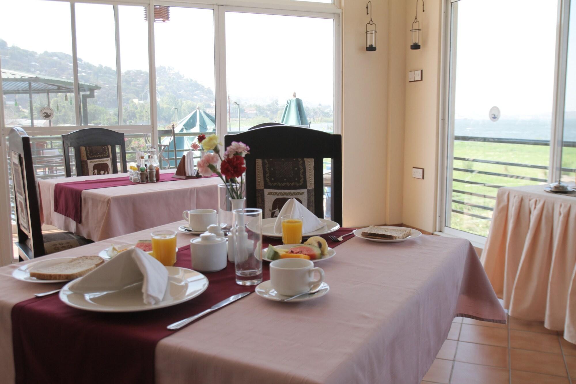 Restaurant Ryan's Bay Hotel
