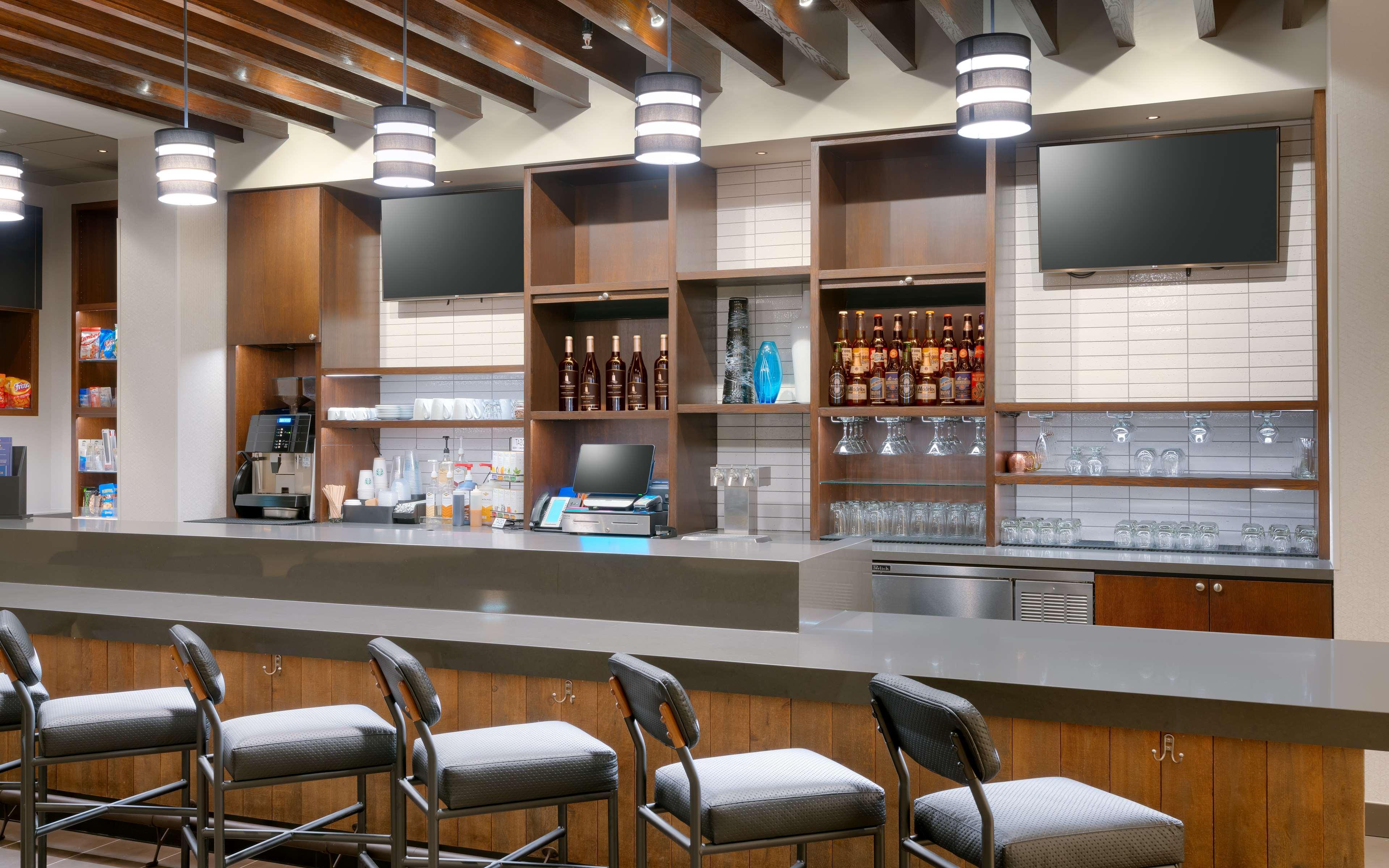 Bar/Salón Hyatt Place Anchorage Midtown