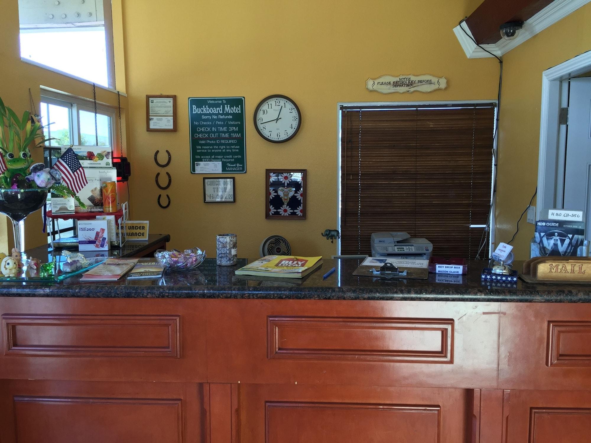 Vista Lobby Buckboard Motel