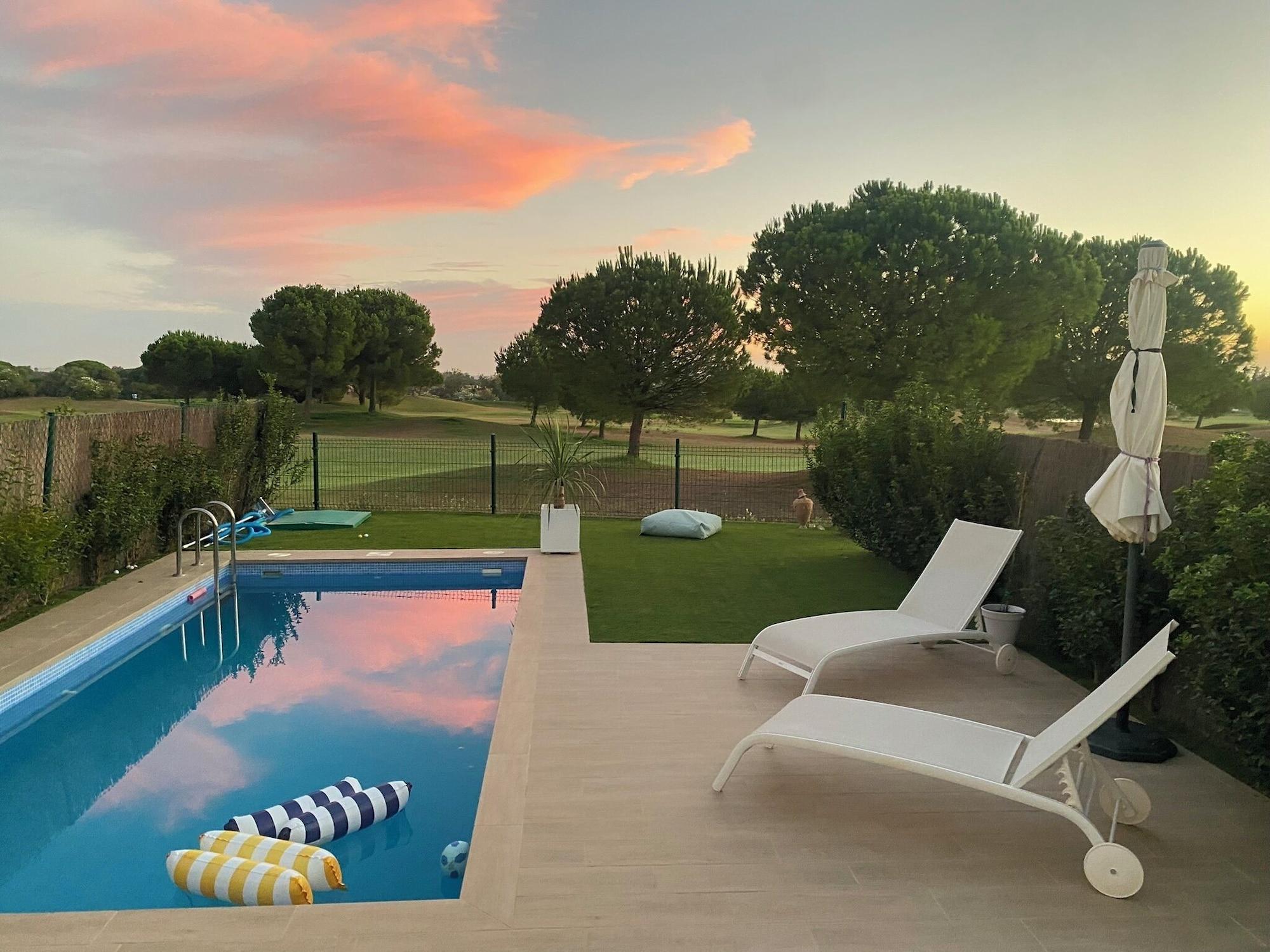 Vista Piscina Golf & Views