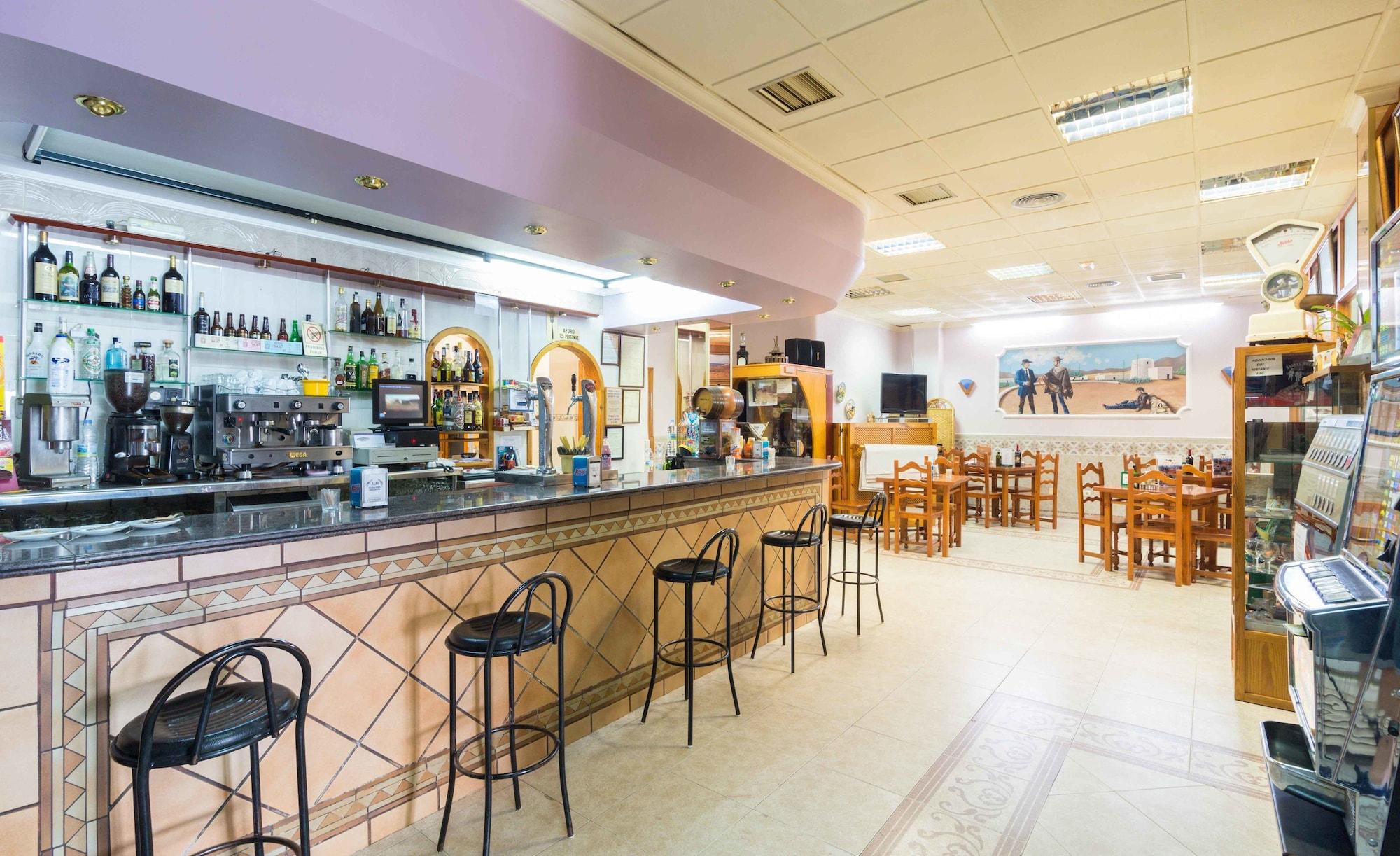 Bar/Salón Hostal Restaurante Alba