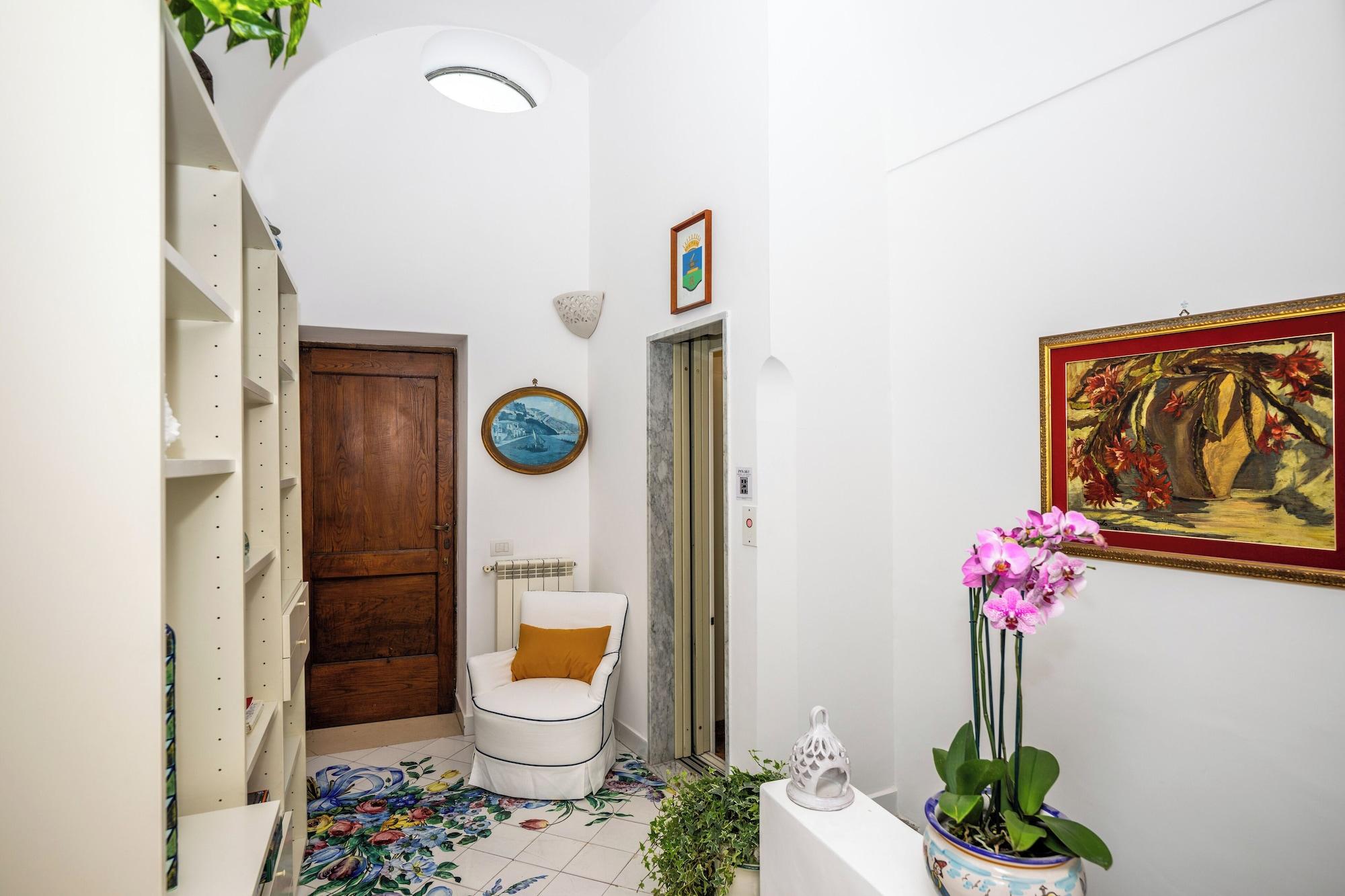 Vista Lobby Maison Cherie