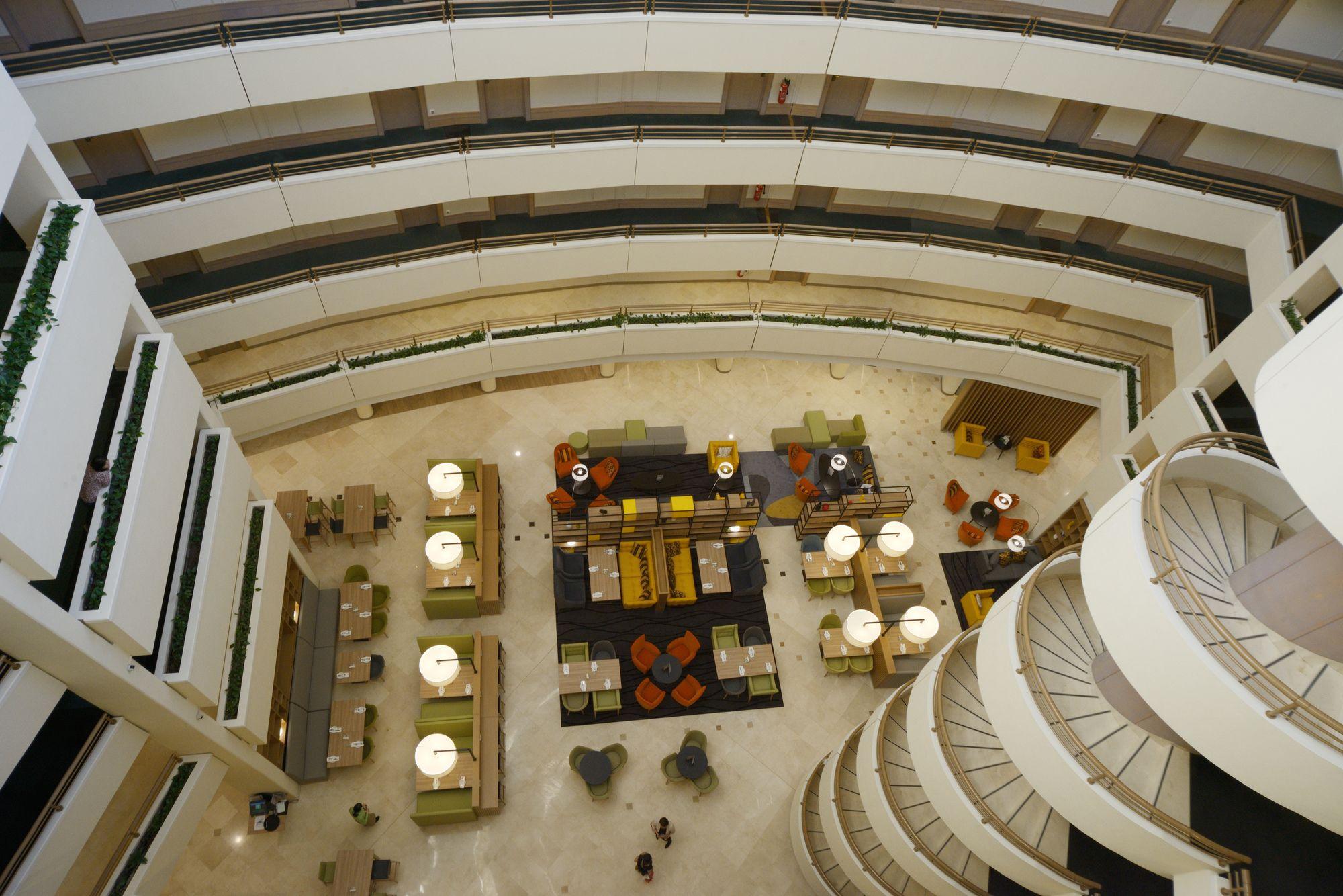 Vista do lobby Iris Congress Hotel