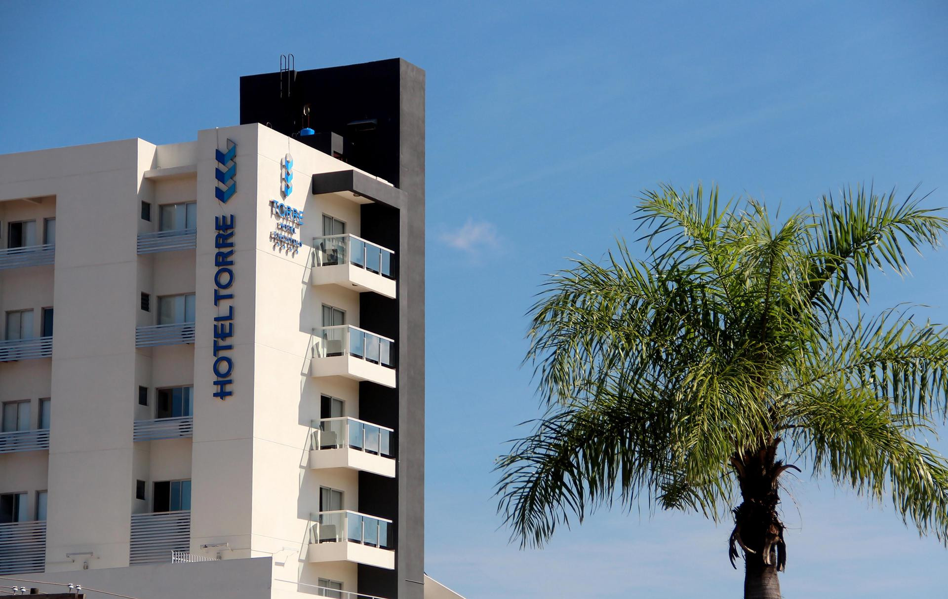Vista Exterior Torre Hotel Ejecutivo