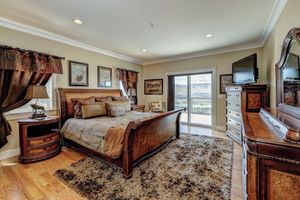 Alquiler Vacacional - Riverview Retreat: Incredible Views, Heated Pool, Spa, Theater Room & More!