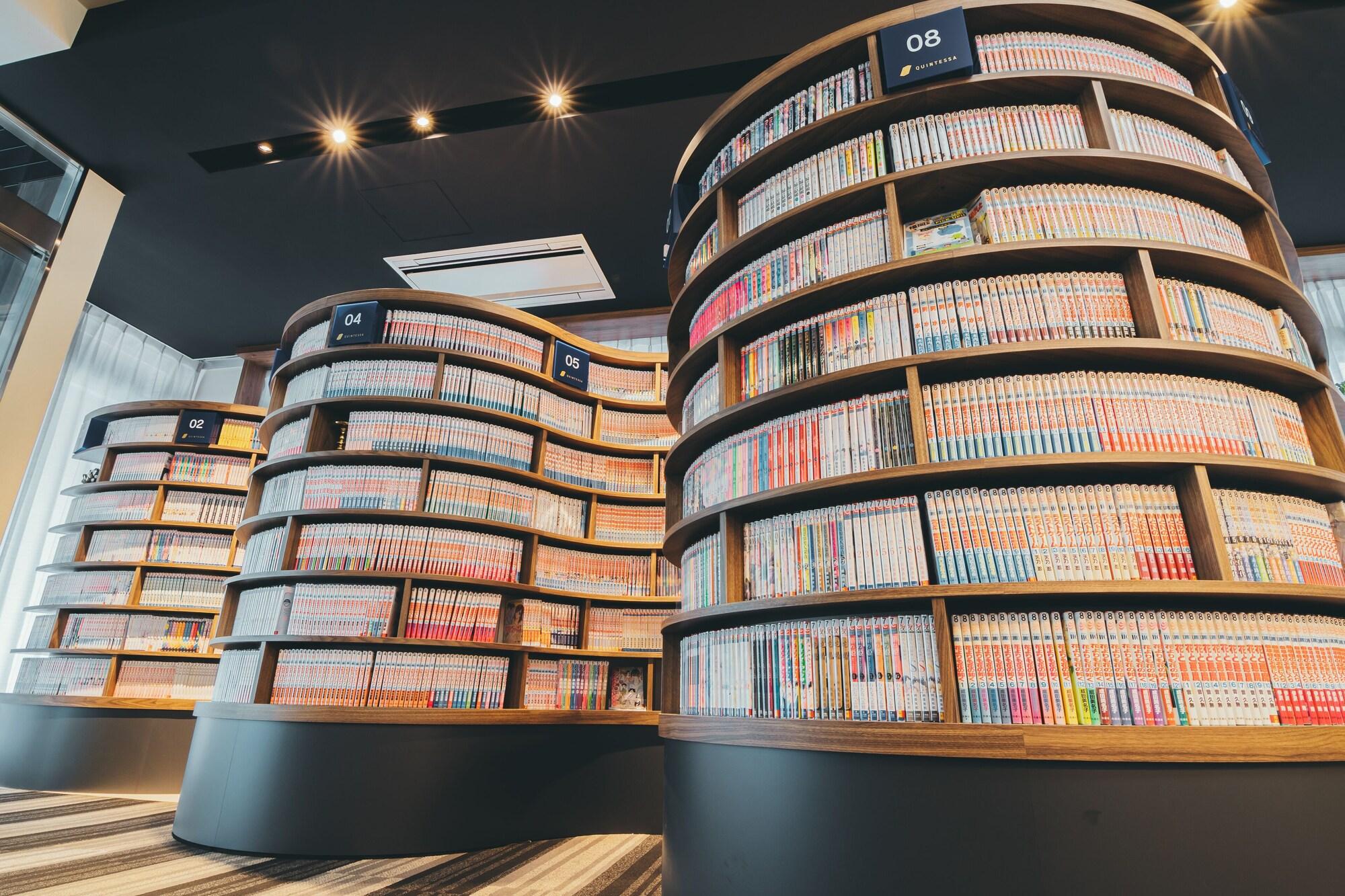 Varios Quintessa Hotel Kokura Comic&Books