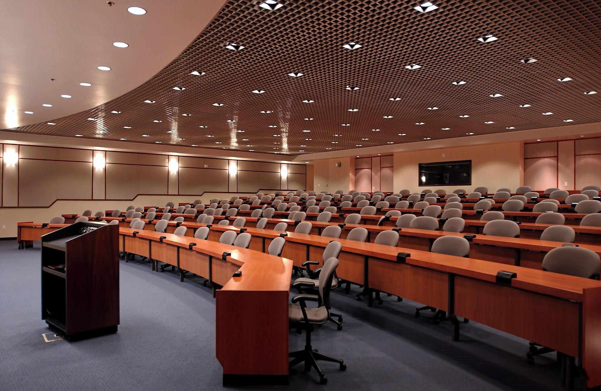 Sala de Reuniones Villa Graziadio at Pepperdine University