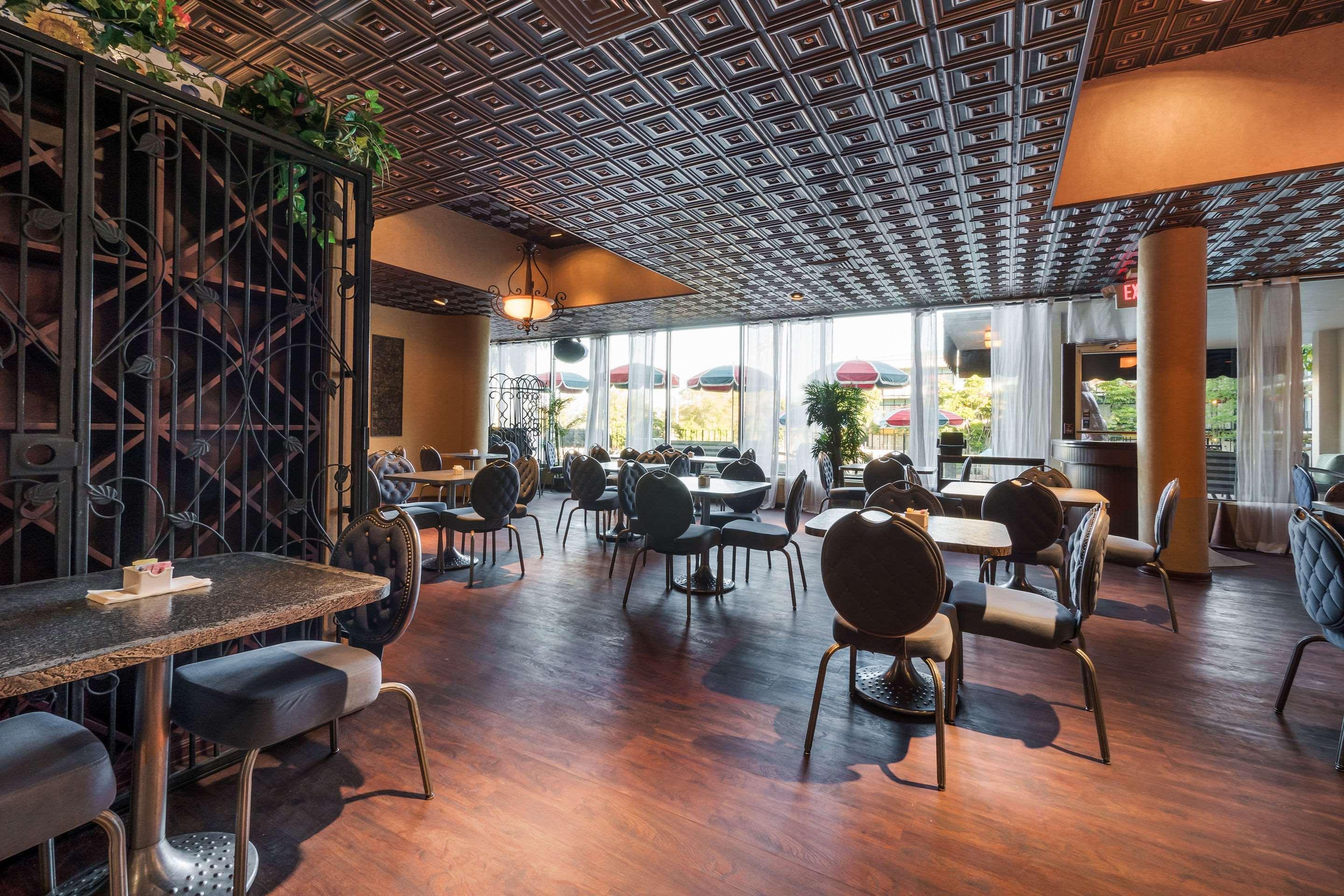 Restaurant Quality Inn and Suites Conference Center