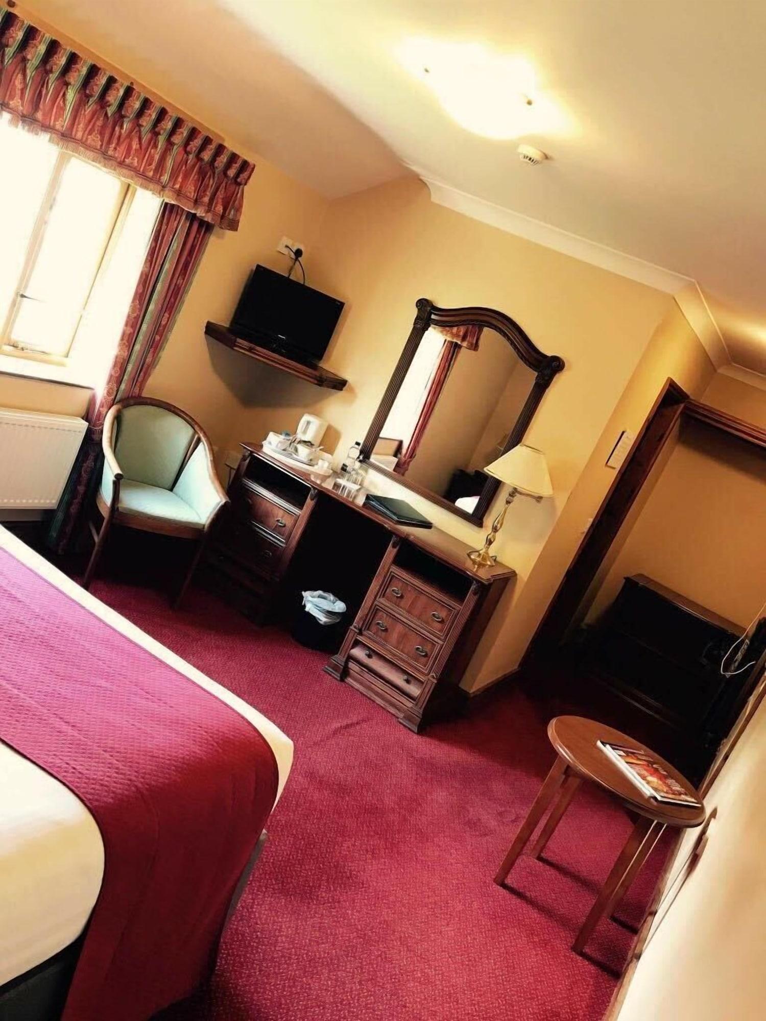 Varios Slaters Country Inn