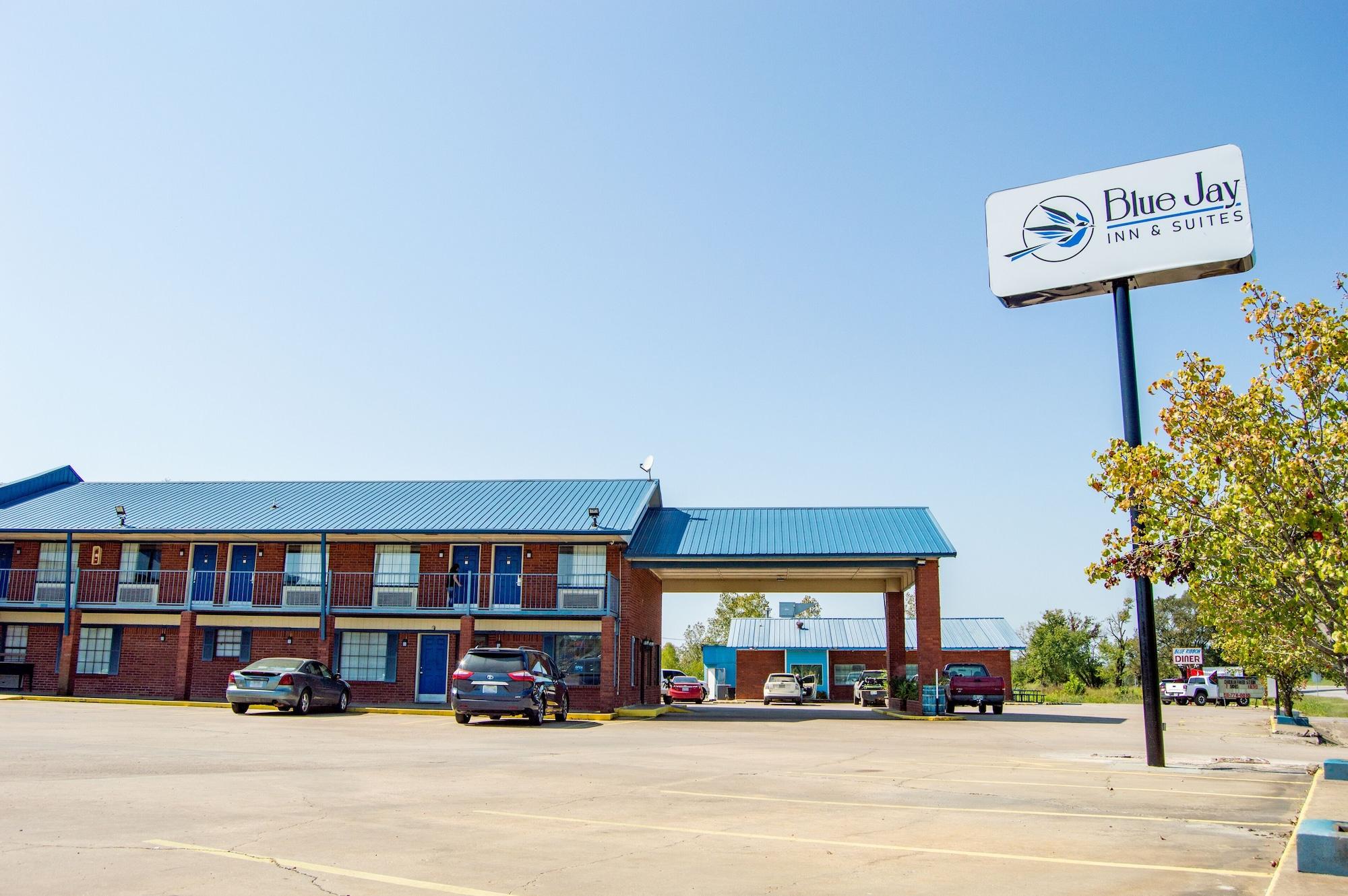 Vista Exterior Blue Jay Inn and Suites