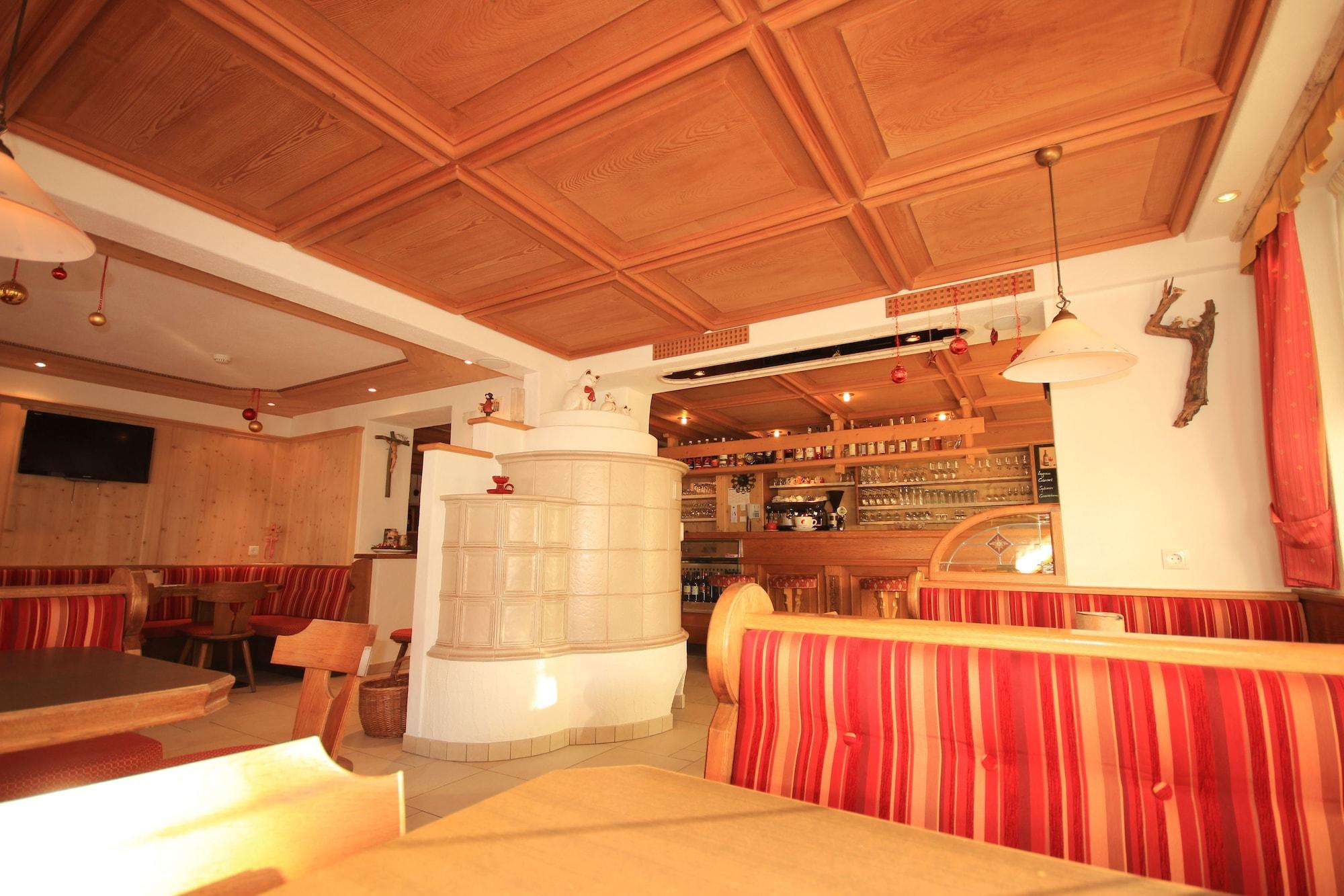 Bar/Salón Pension Maria