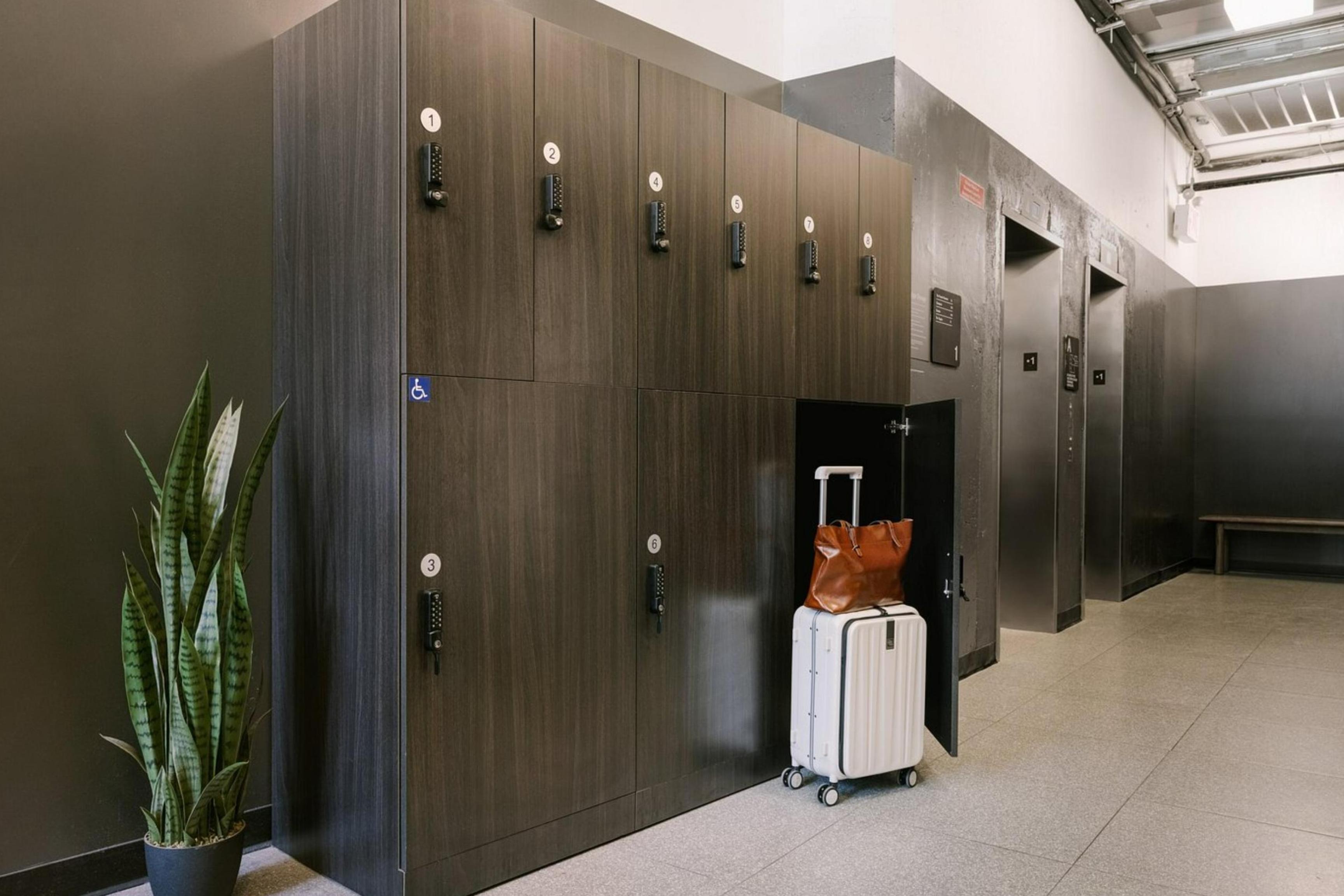 Vista Lobby Court Square Hotel Long Island City New York , Belvilla District 6 Formerly Sonder