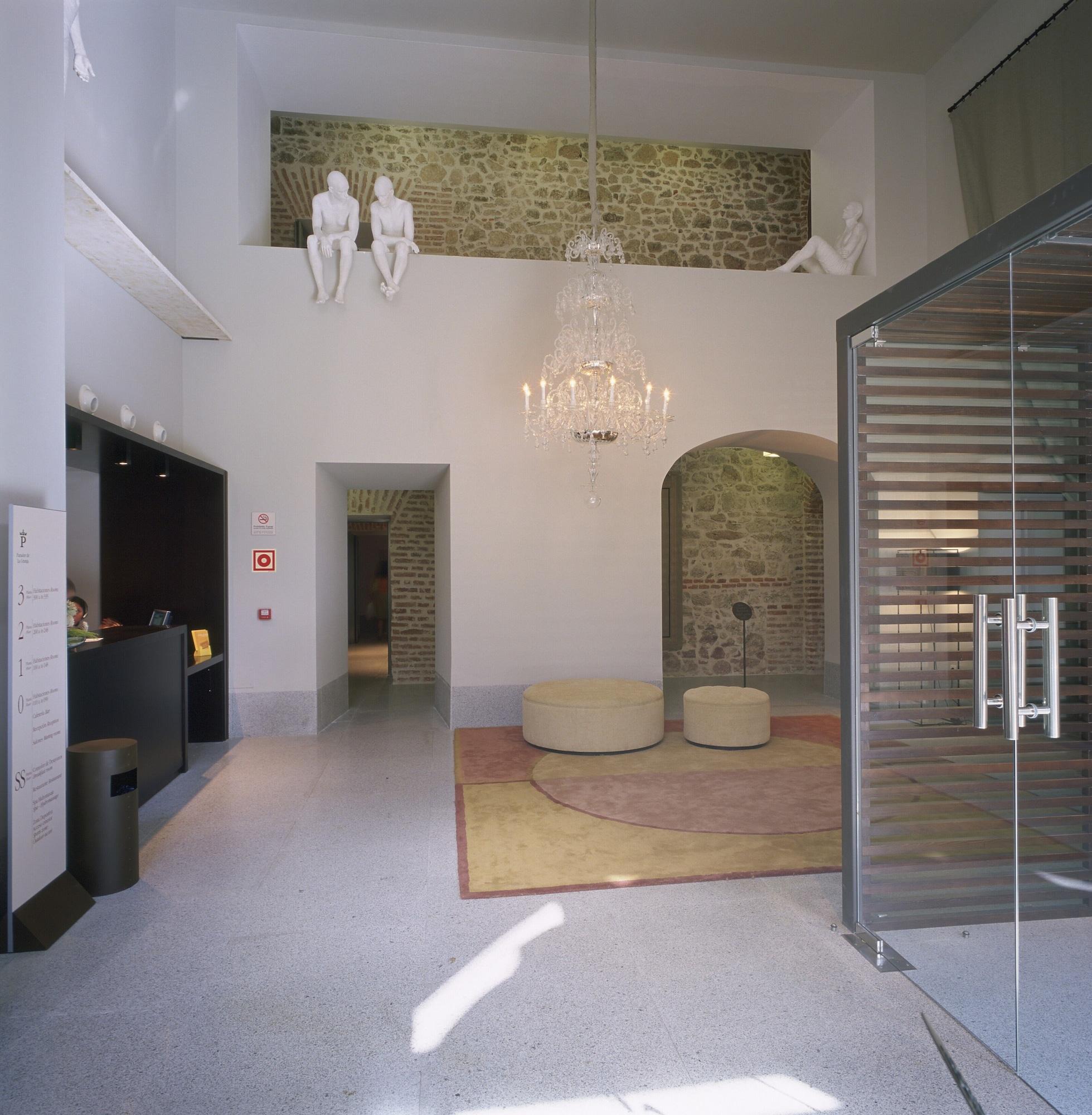 Vista Lobby Parador De La Granja
