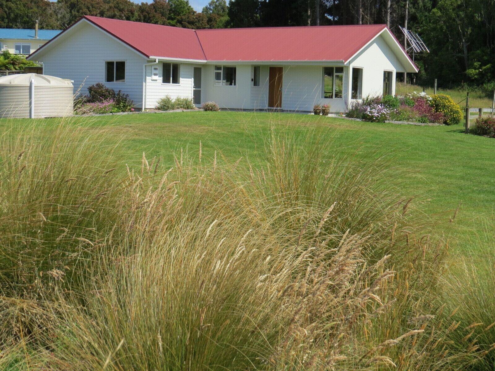 Varios Waikawa House