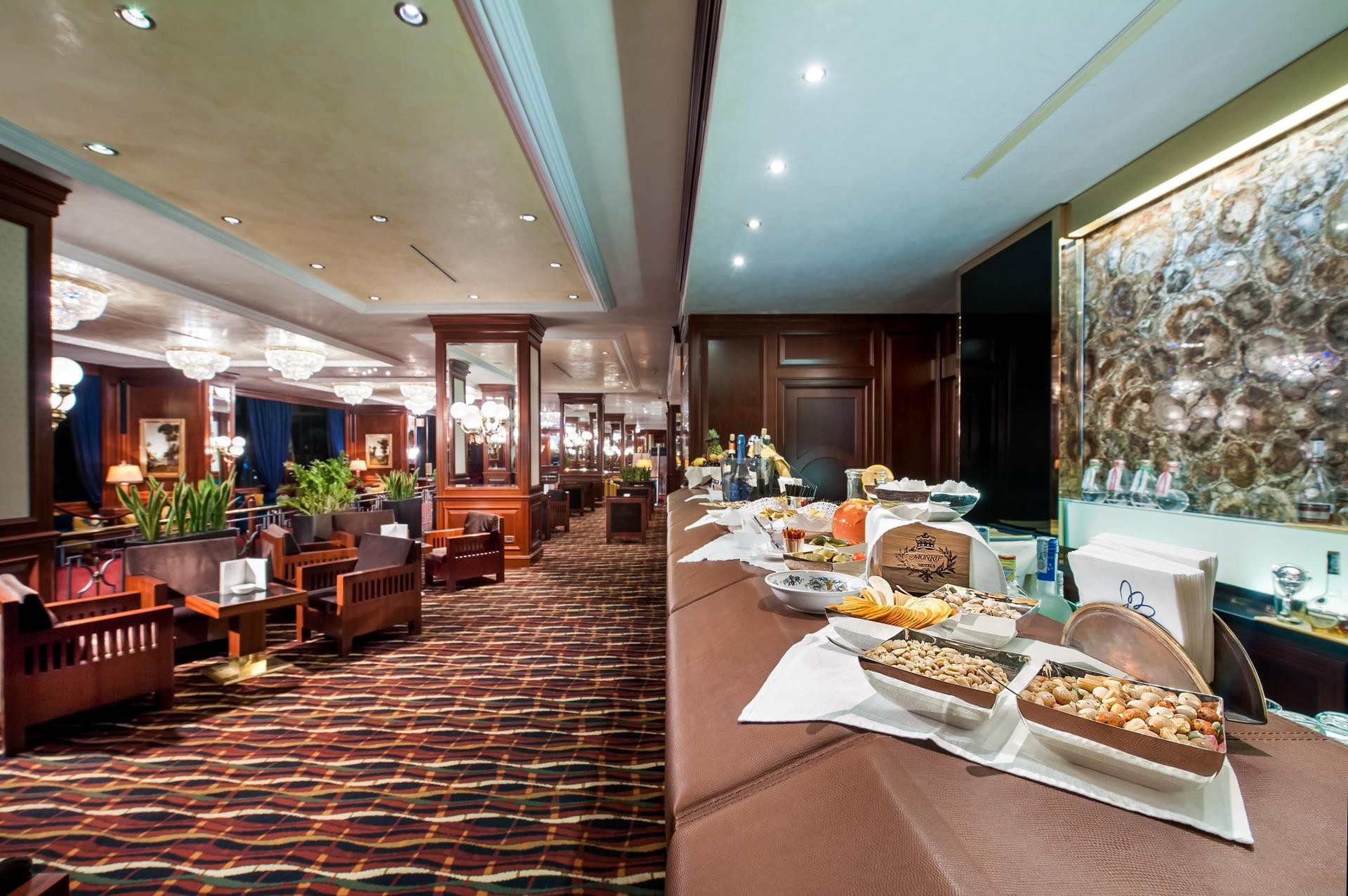 Bar/Salón Royal Hotel Carlton